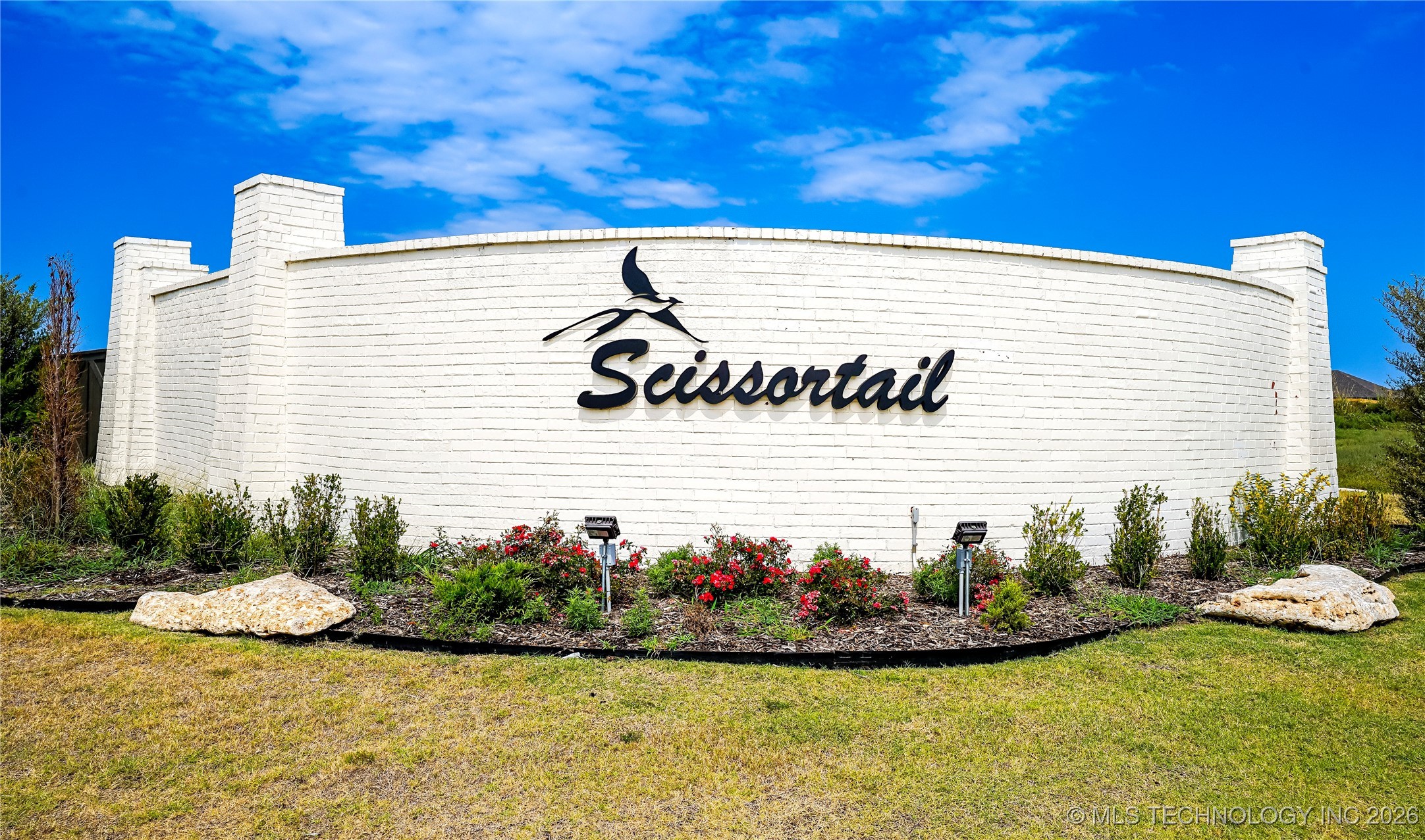 15024 S Poplar Street Property Photo 3