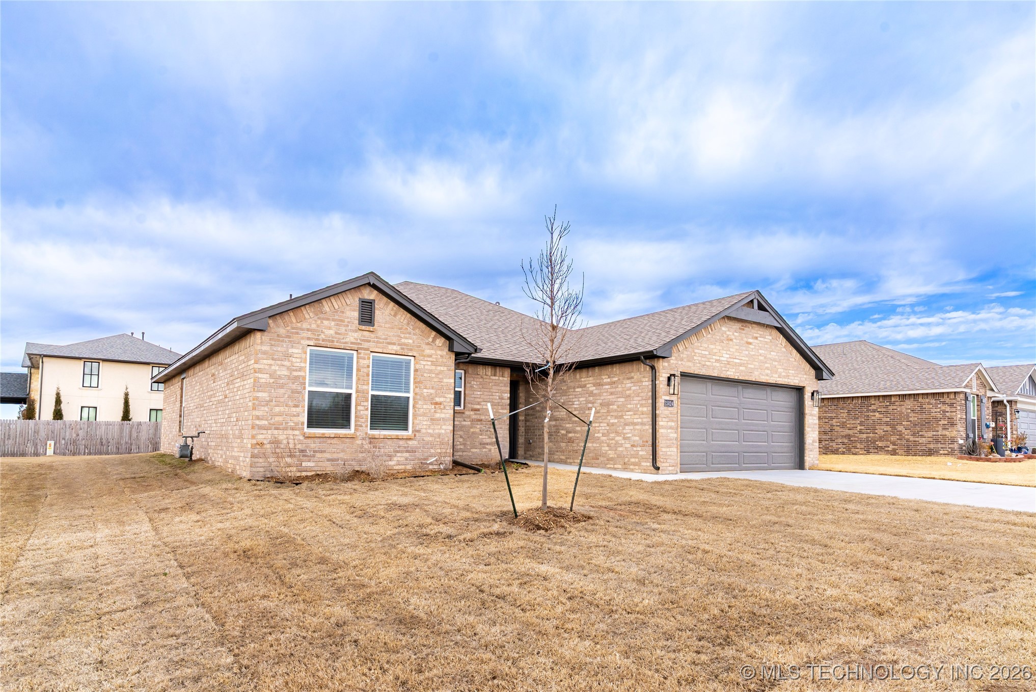 15024 S Poplar Street Property Photo 4