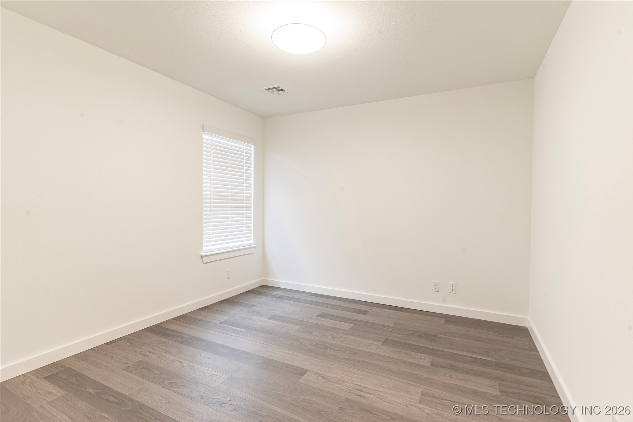 15024 S Poplar Street Property Photo 12