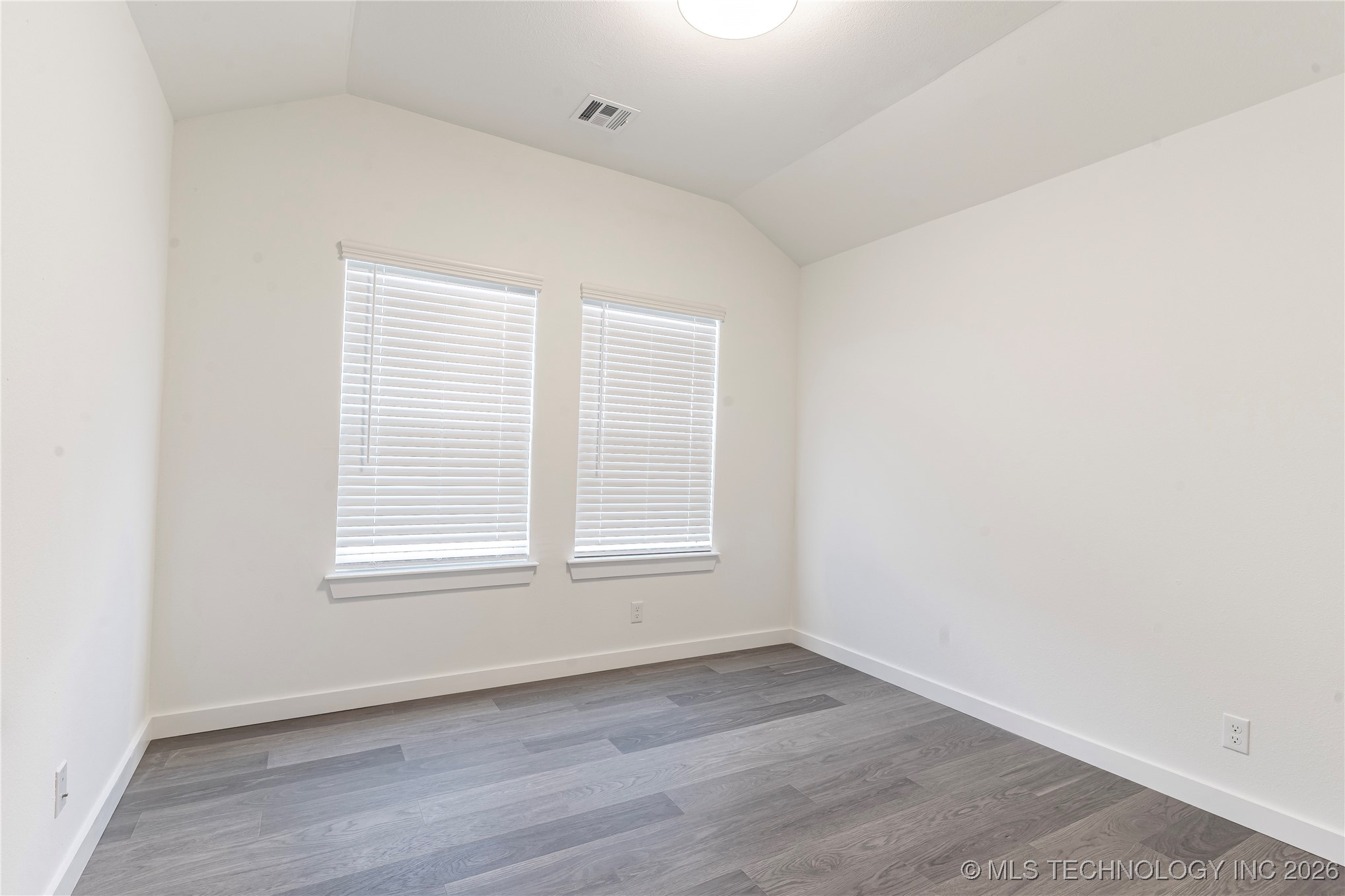 15024 S Poplar Street Property Photo 13