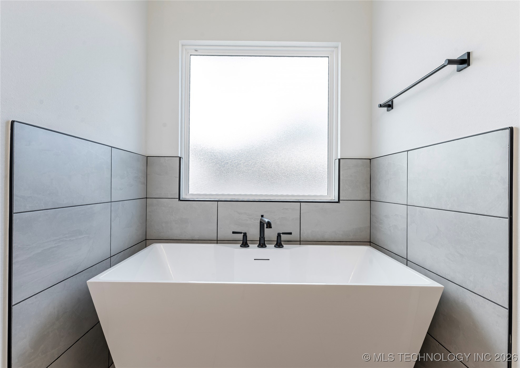 15024 S Poplar Street Property Photo 19