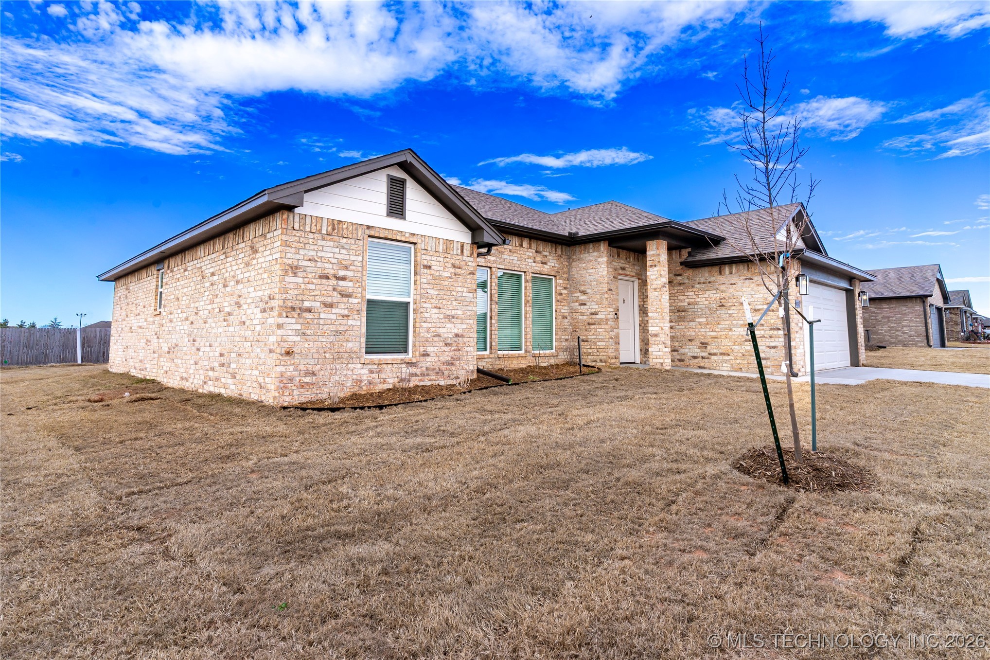 15030 S Poplar Street Property Photo 5