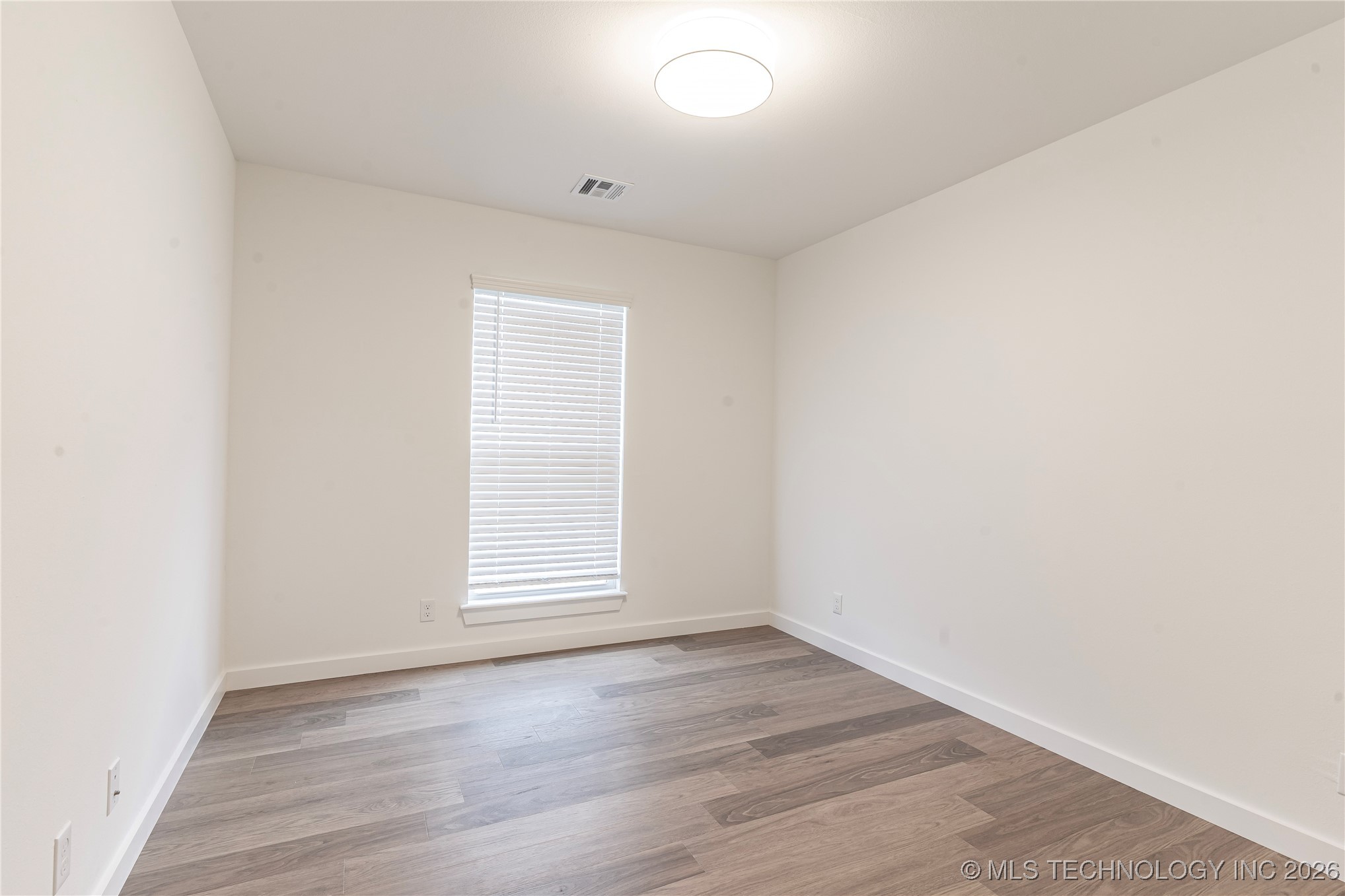 15030 S Poplar Street Property Photo 14
