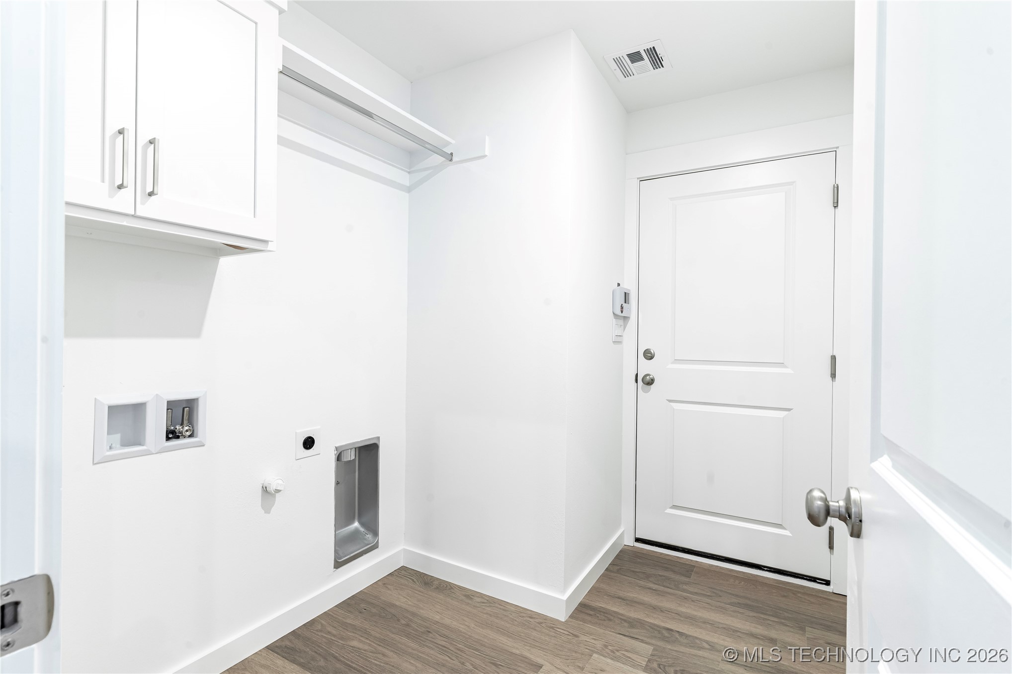 15030 S Poplar Street Property Photo 15