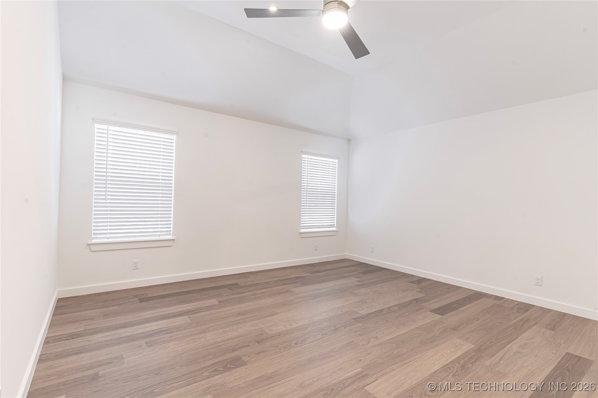 15030 S Poplar Street Property Photo 16