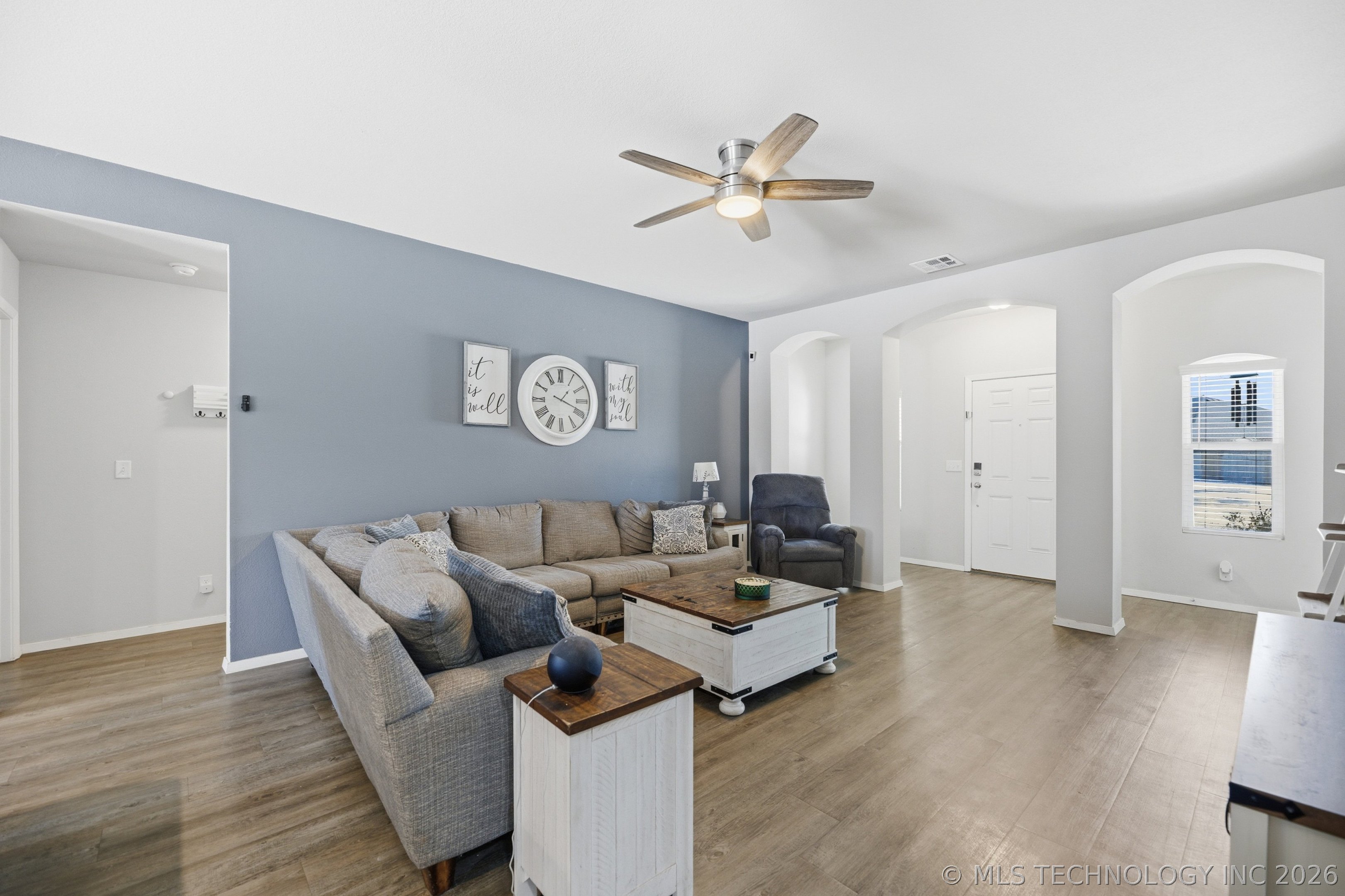 15752 S 74 Avenue E Property Photo 4