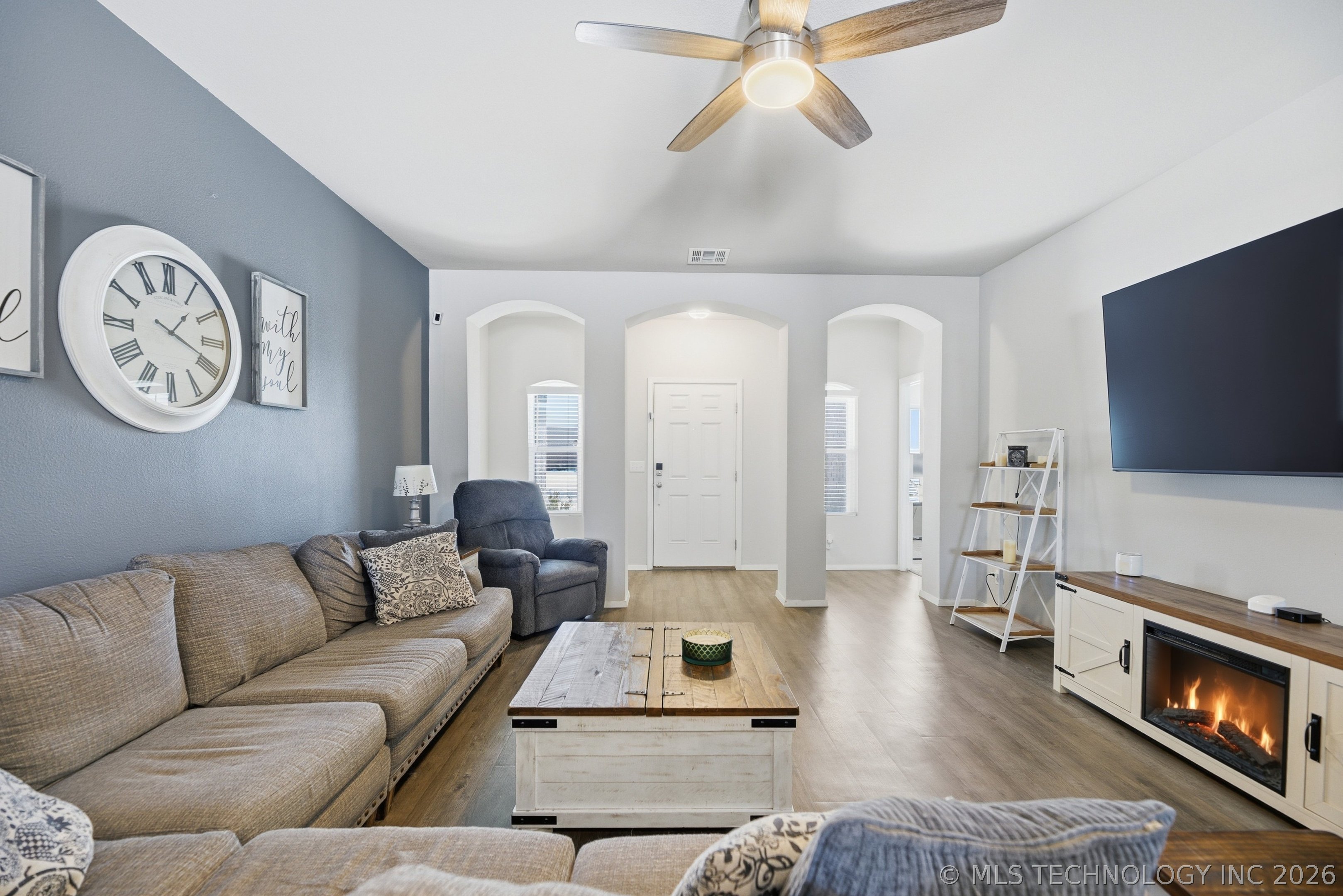 15752 S 74 Avenue E Property Photo 5