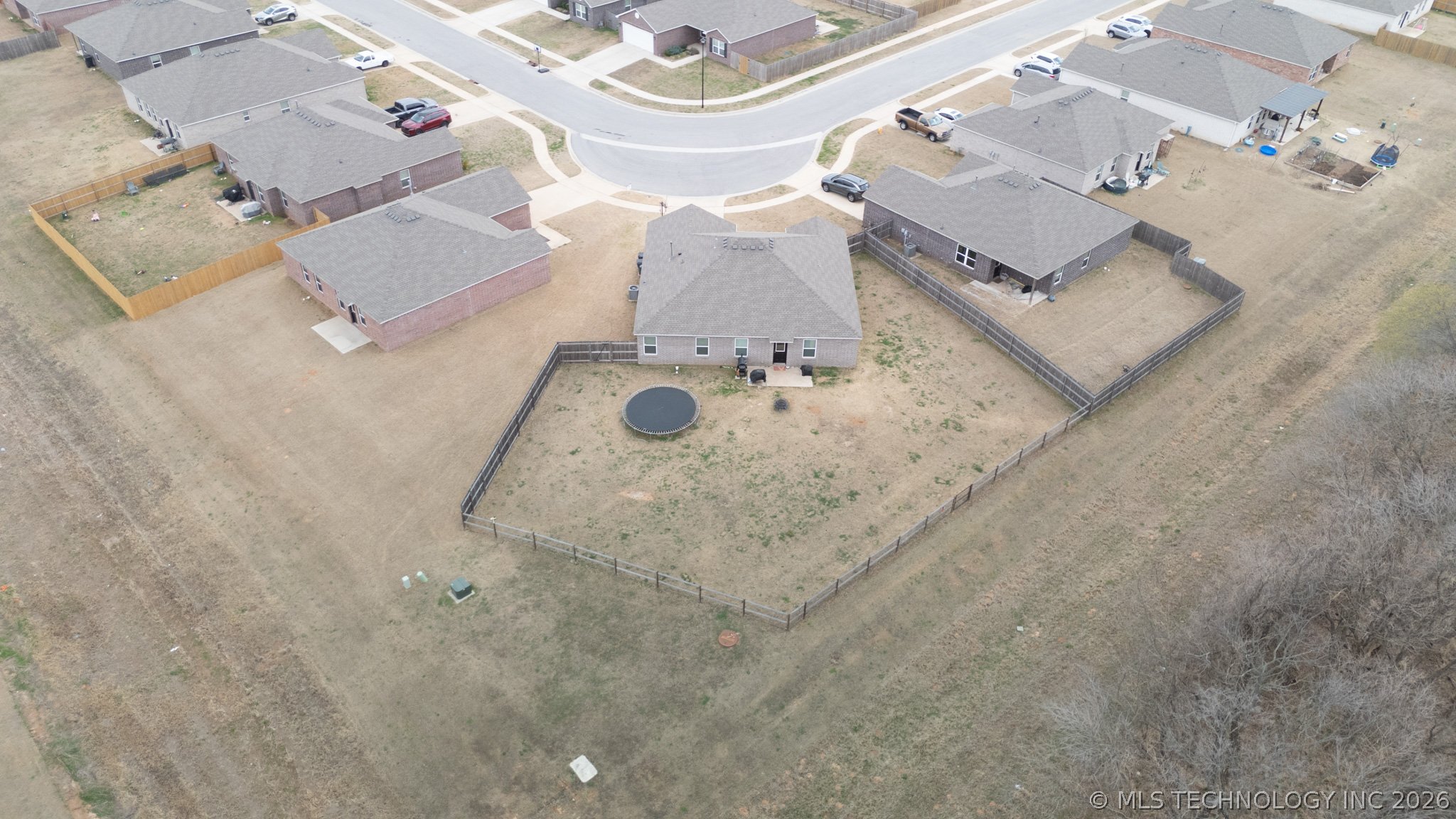 15752 S 74 Avenue E Property Photo 24