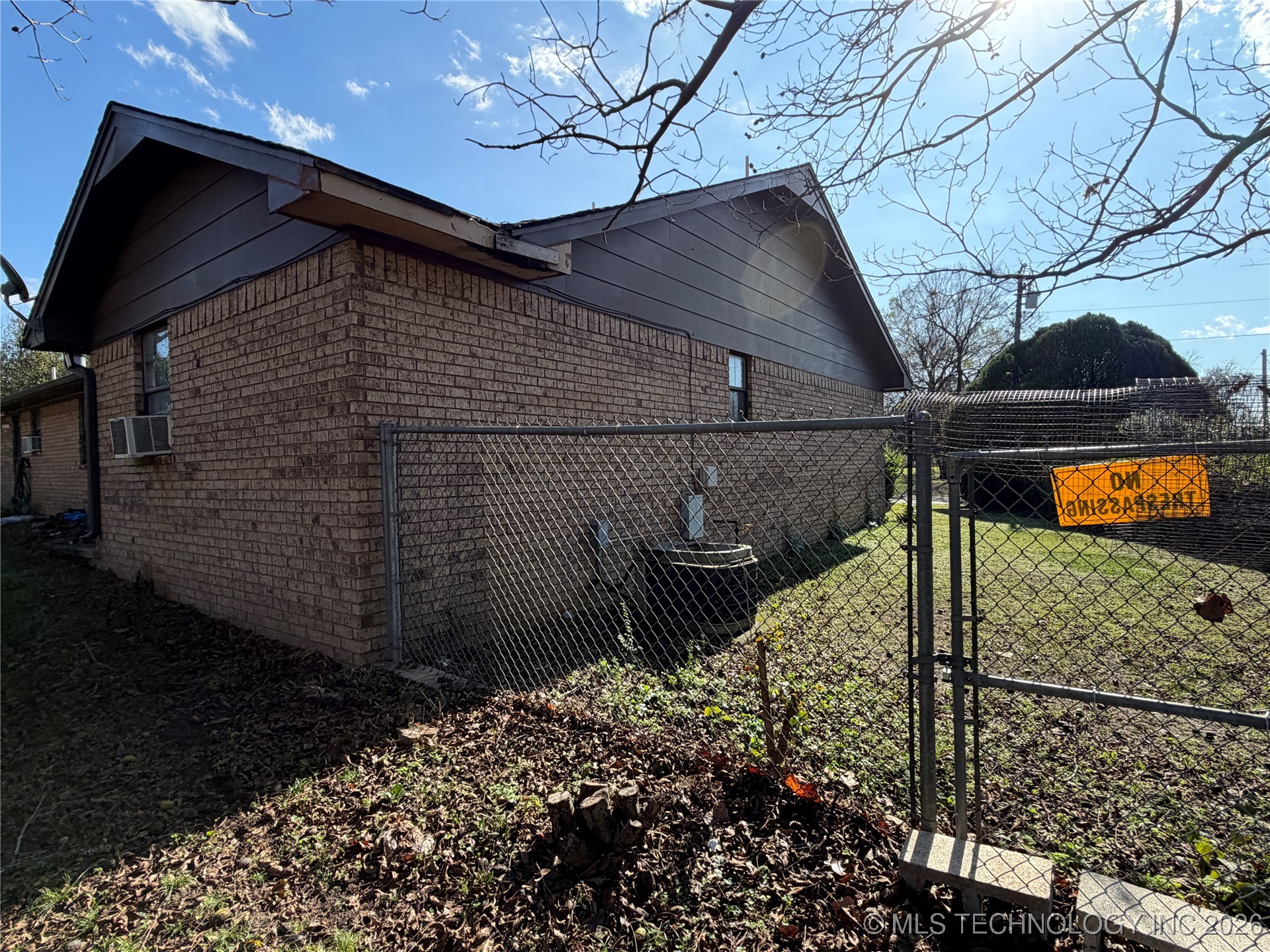 609 Cherokee Property Photo 5