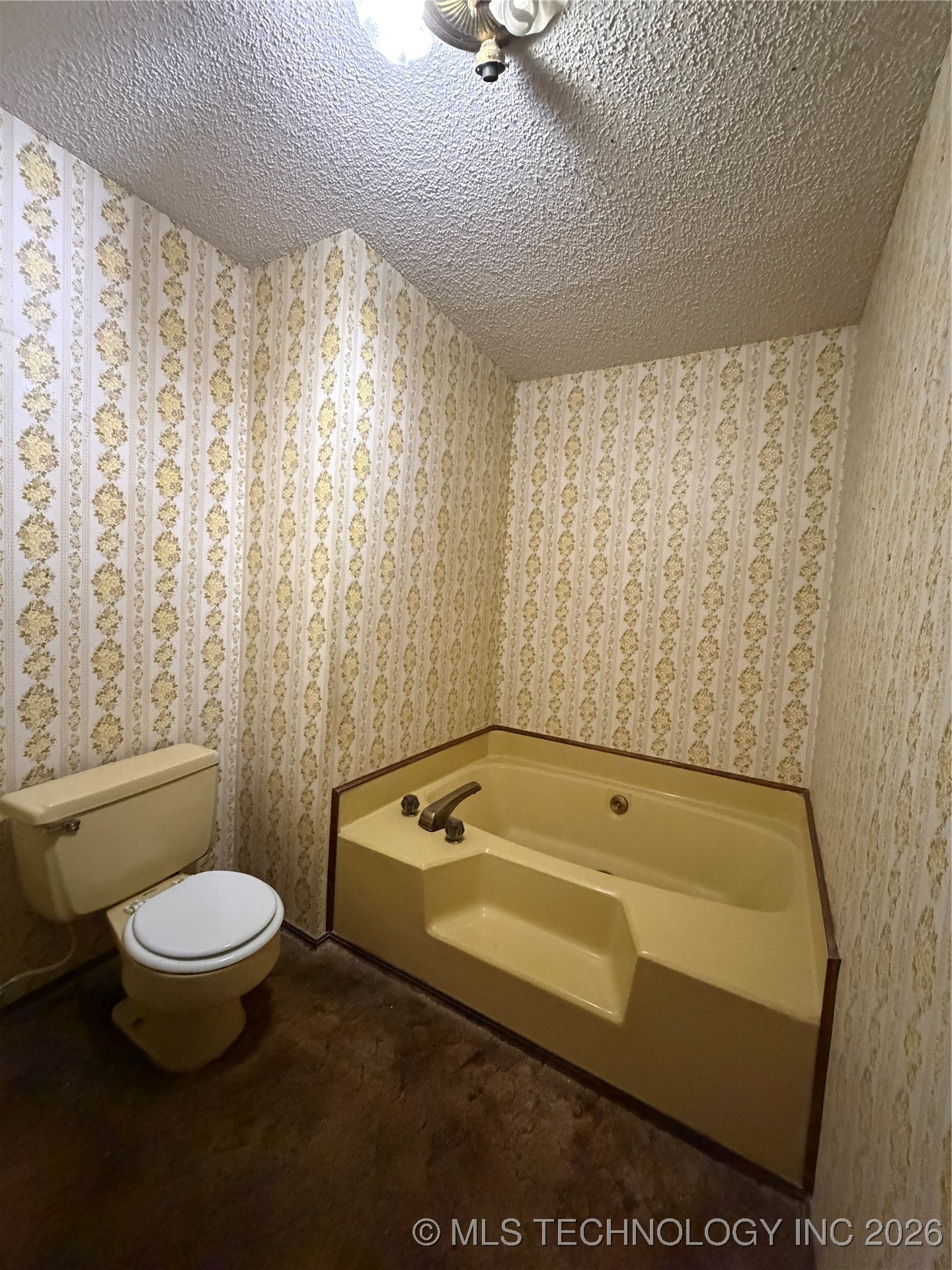 609 Cherokee Property Photo 25