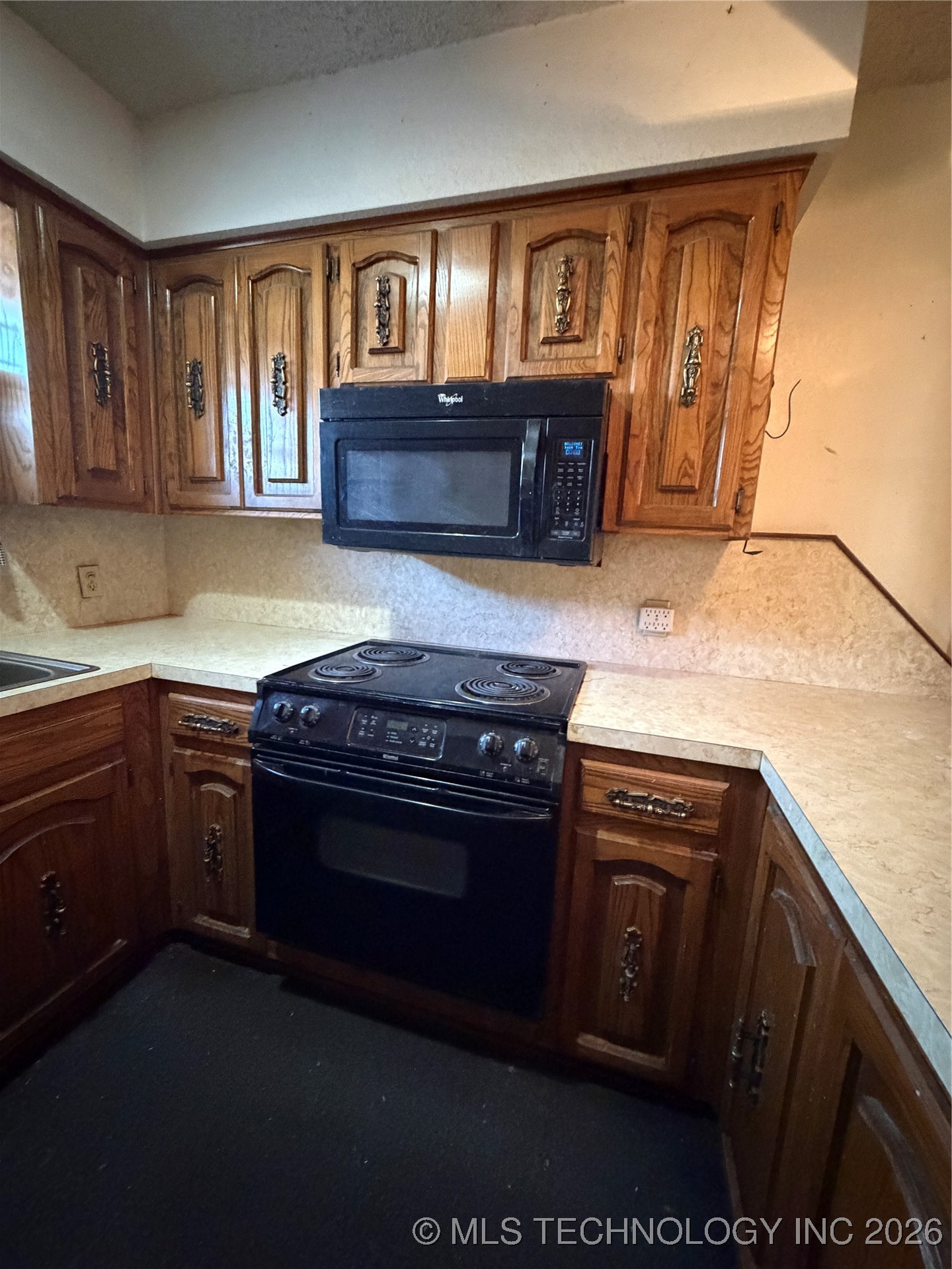 609 Cherokee Property Photo 32