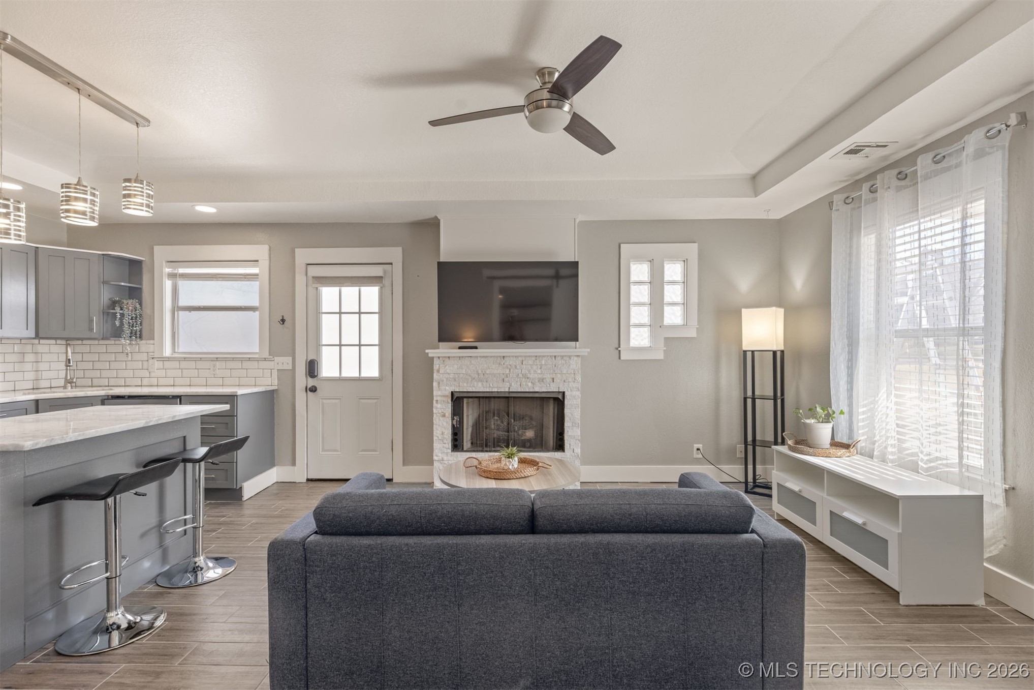 2811 E 3rd Street Property Photo 7