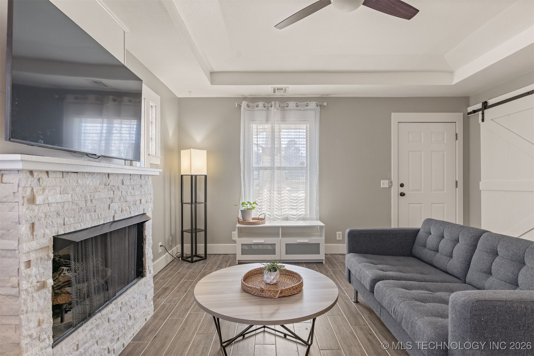 2811 E 3rd Street Property Photo 11