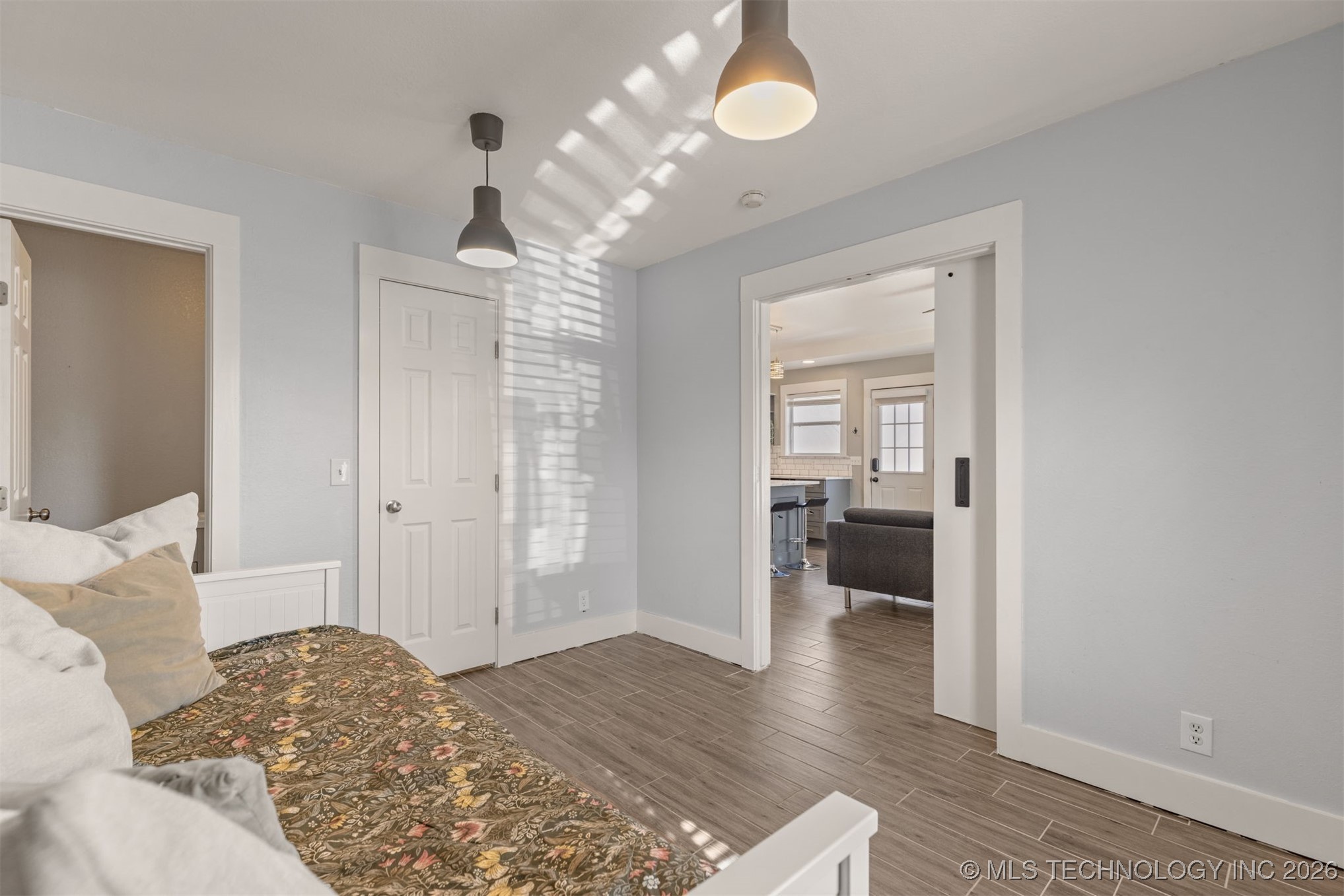 2811 E 3rd Street Property Photo 15