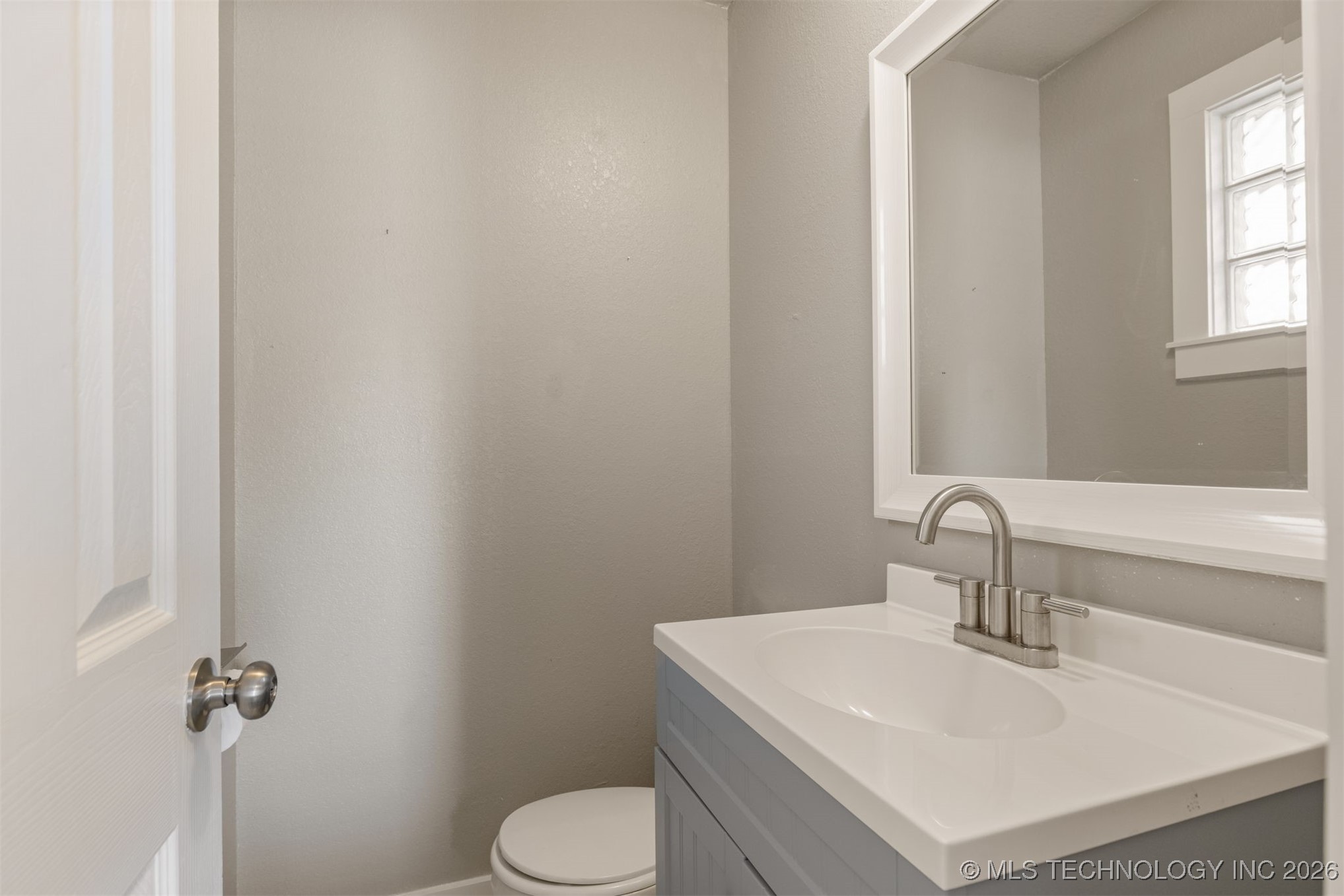 2811 E 3rd Street Property Photo 16