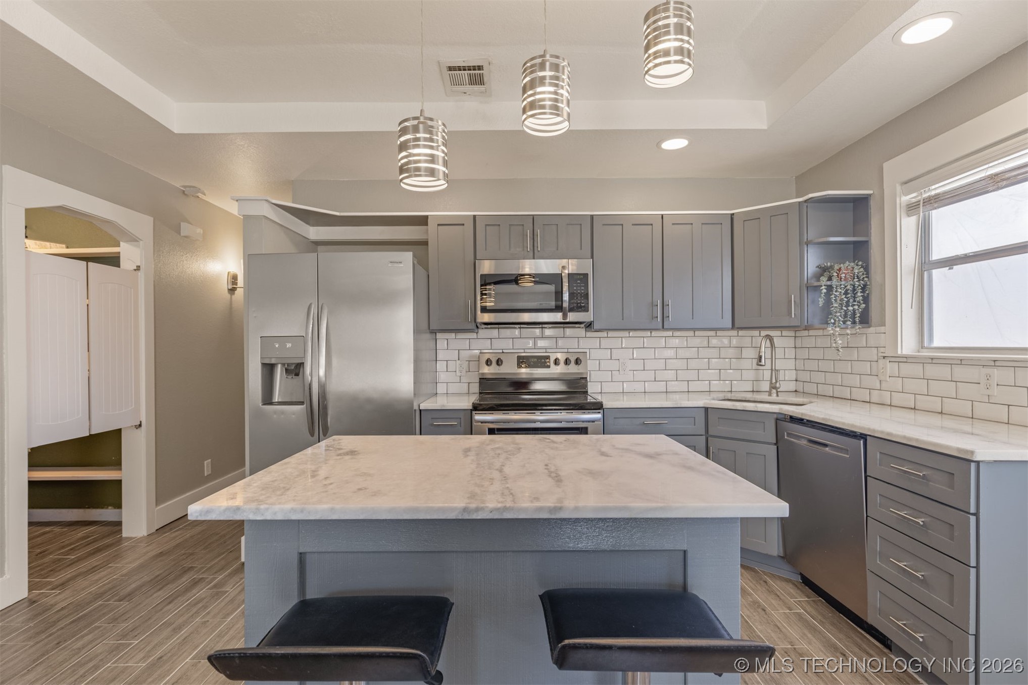 2811 E 3rd Street Property Photo 20