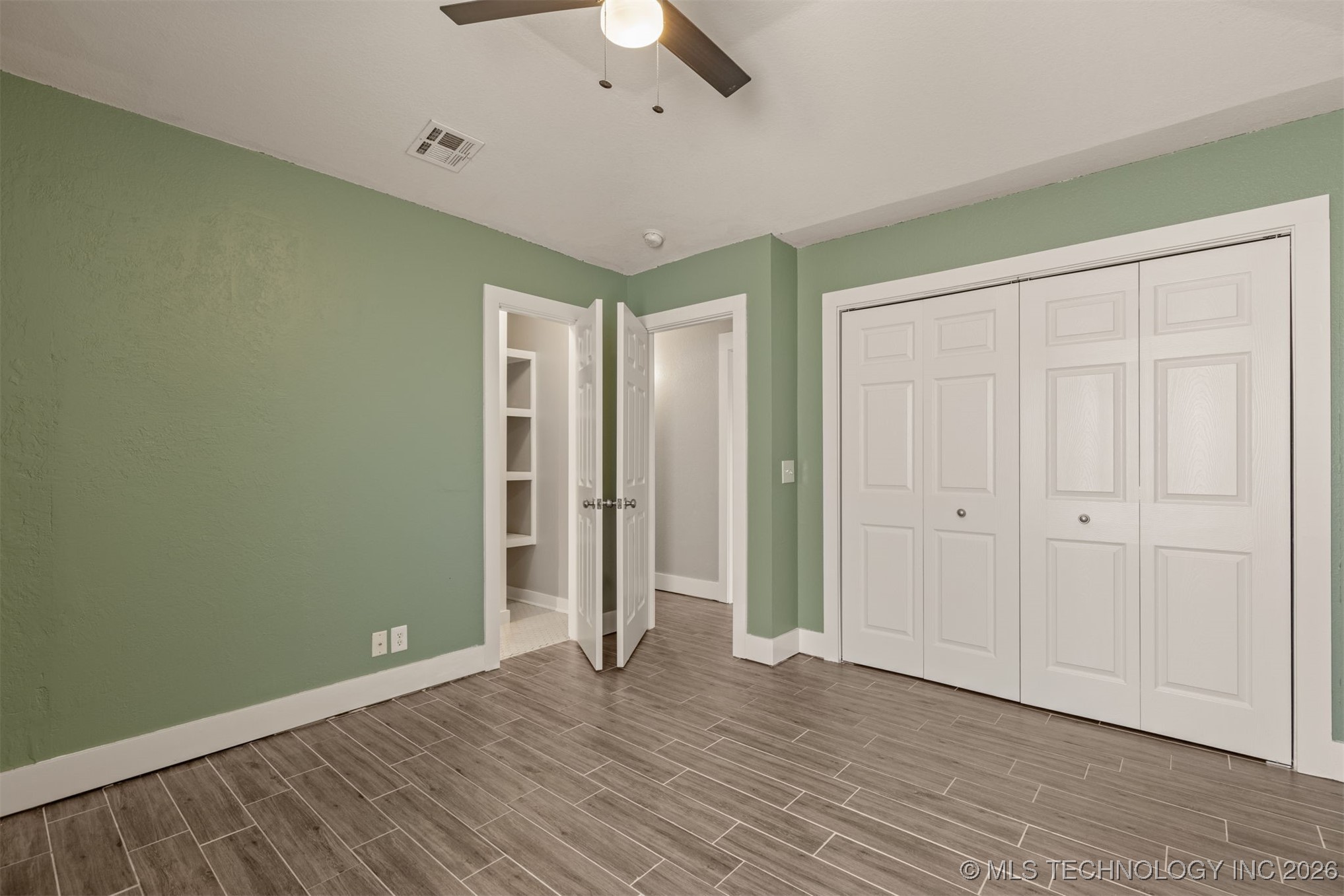 2811 E 3rd Street Property Photo 27