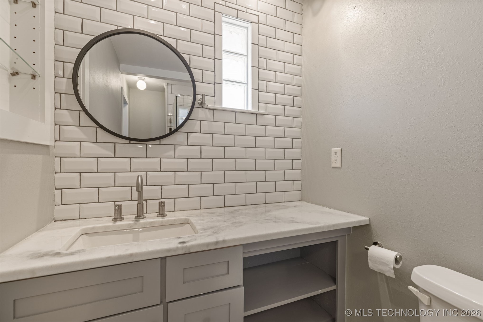 2811 E 3rd Street Property Photo 31