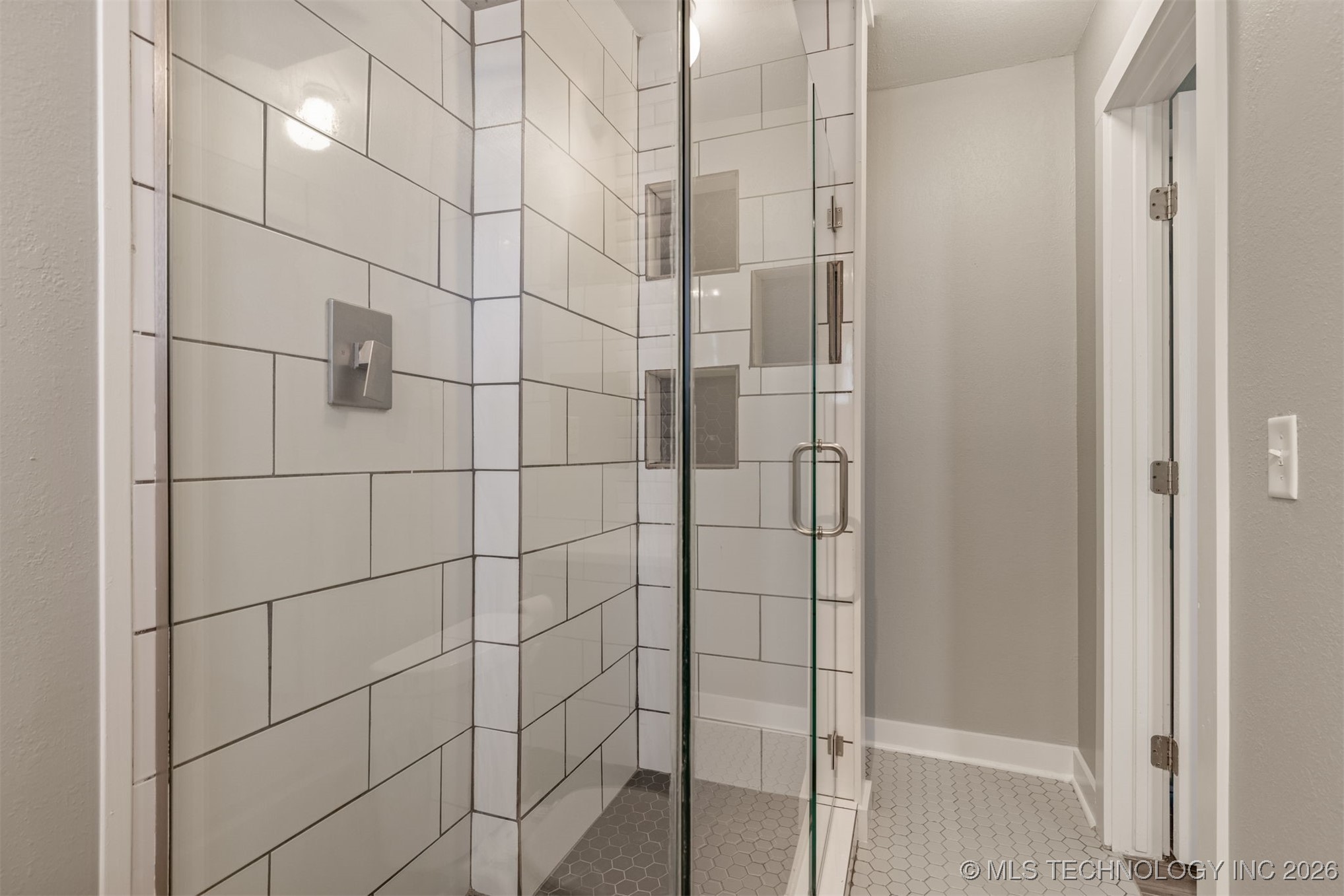 2811 E 3rd Street Property Photo 32