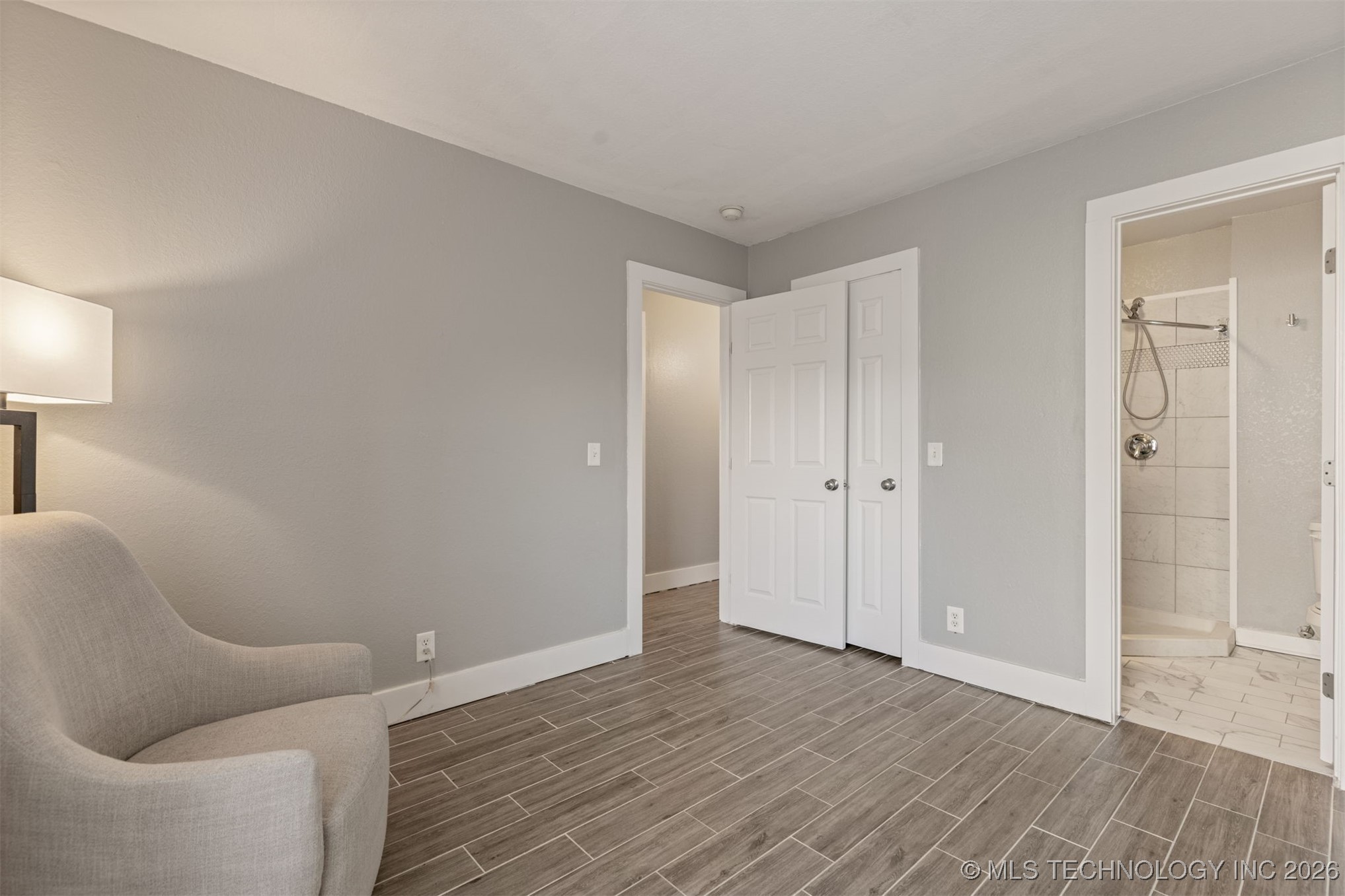 2811 E 3rd Street Property Photo 34