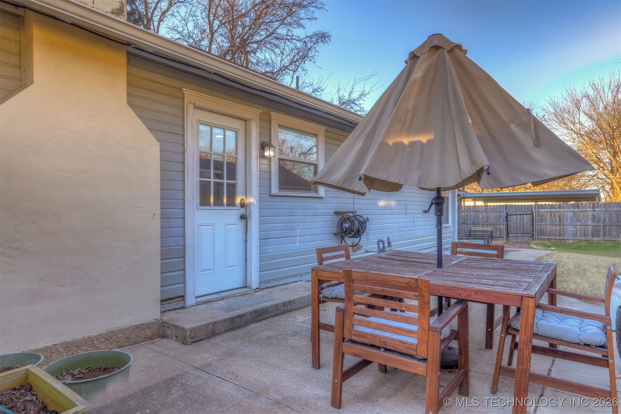 2811 E 3rd Street Property Photo 38