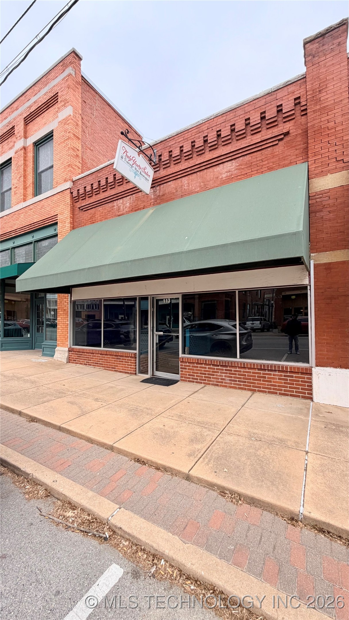 113 E 6th Street Property Photo 1