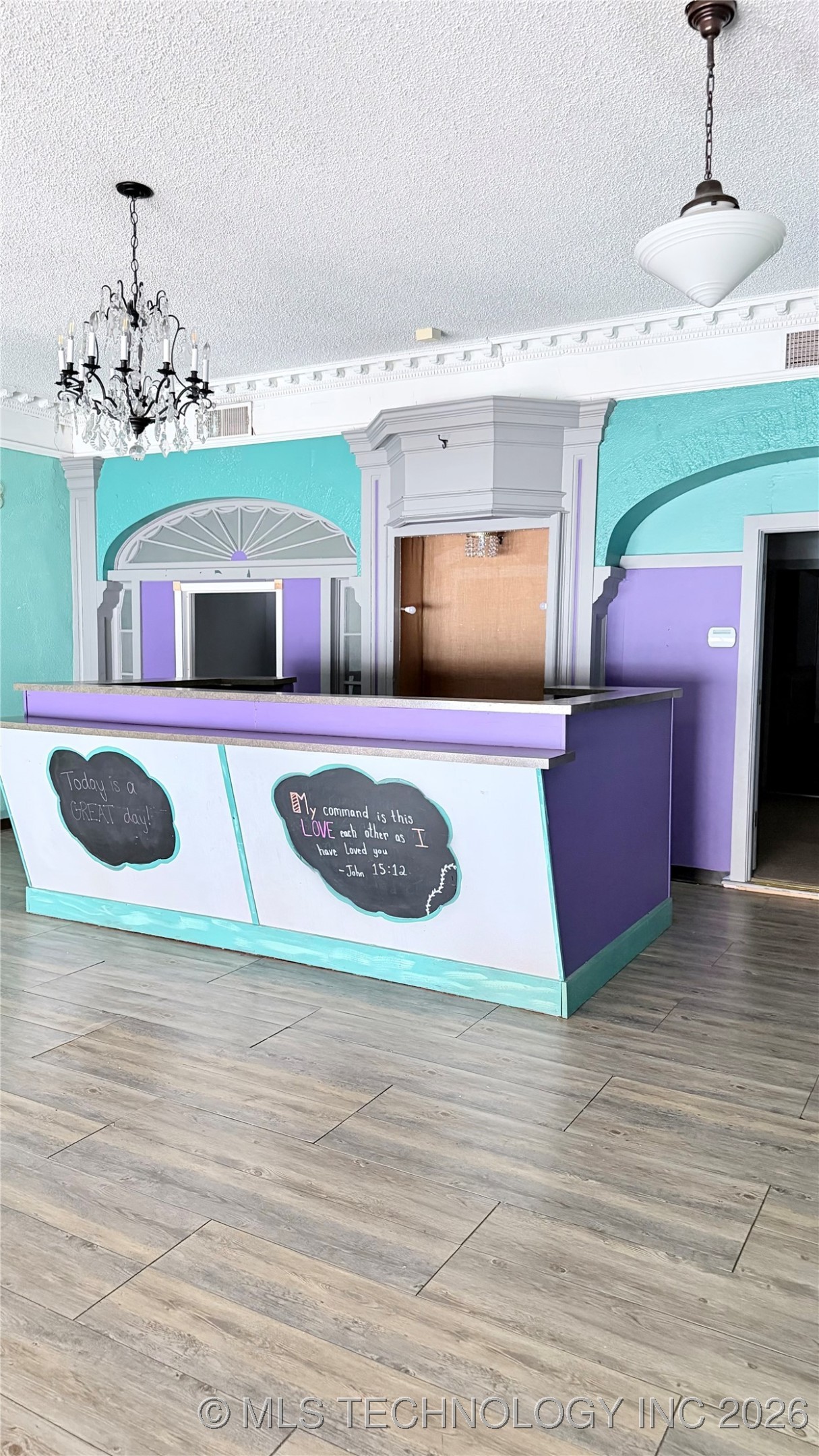 113 E 6th Street Property Photo 3