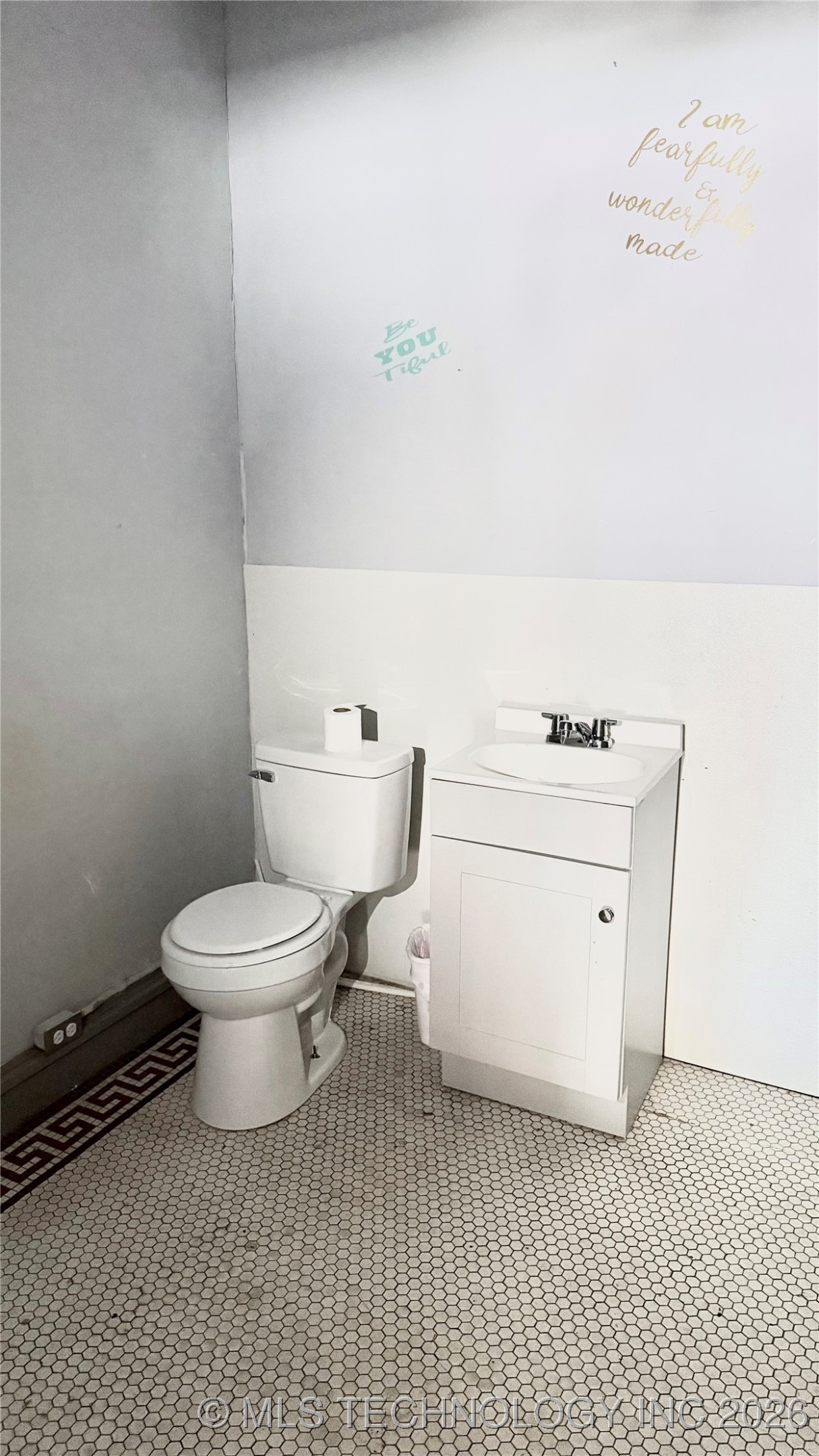 113 E 6th Street Property Photo 7