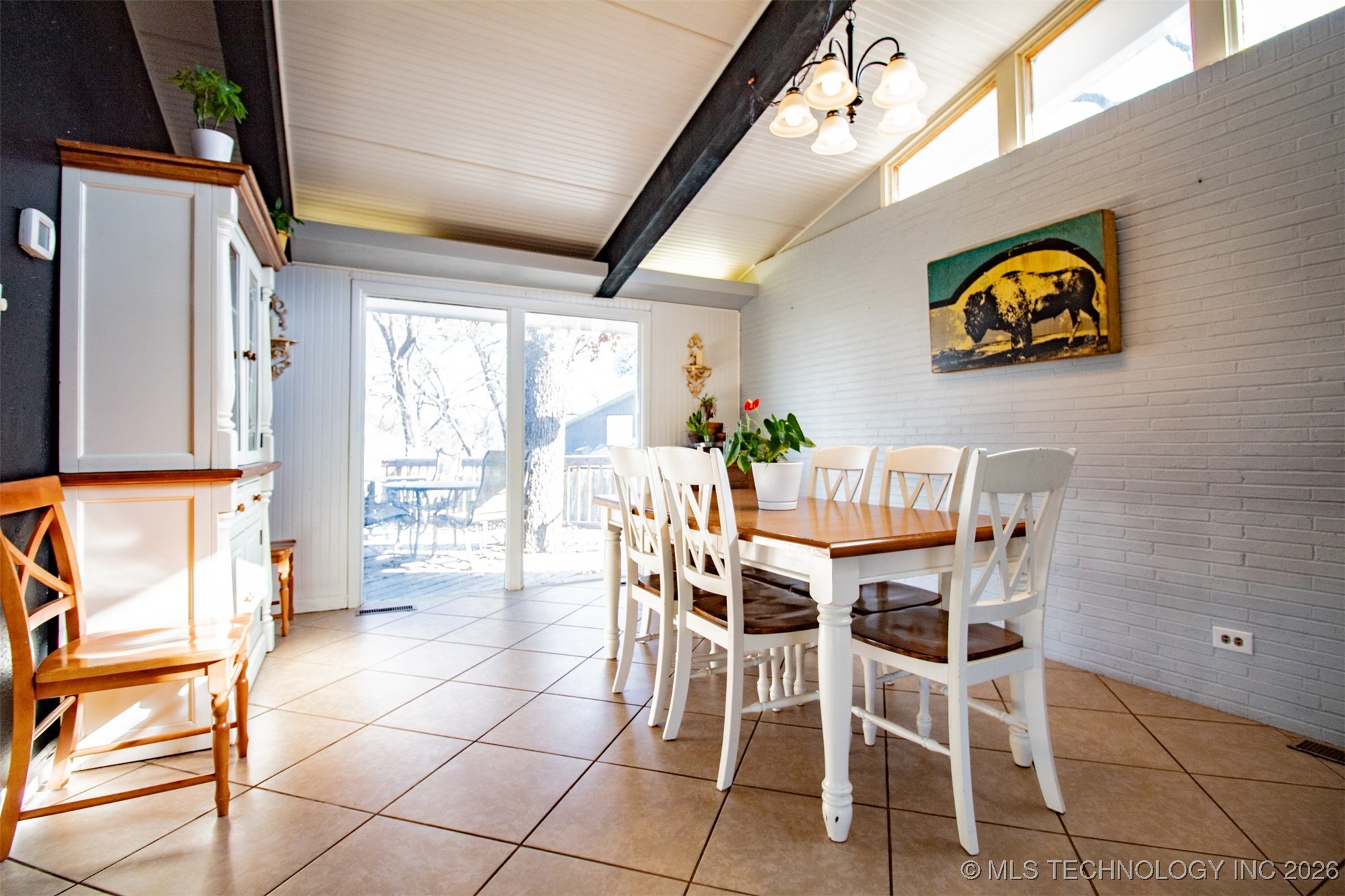 907 N 10th Avenue Property Photo 13