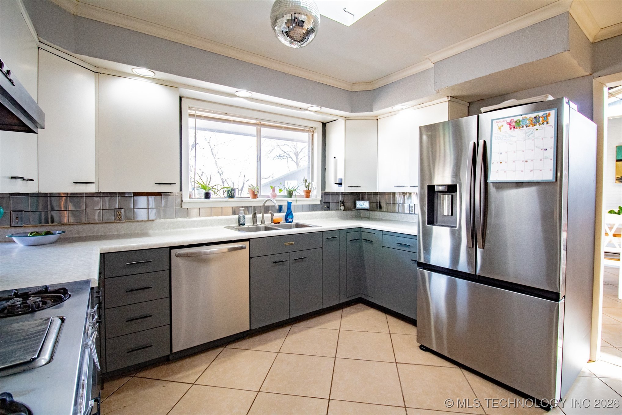 907 N 10th Avenue Property Photo 16