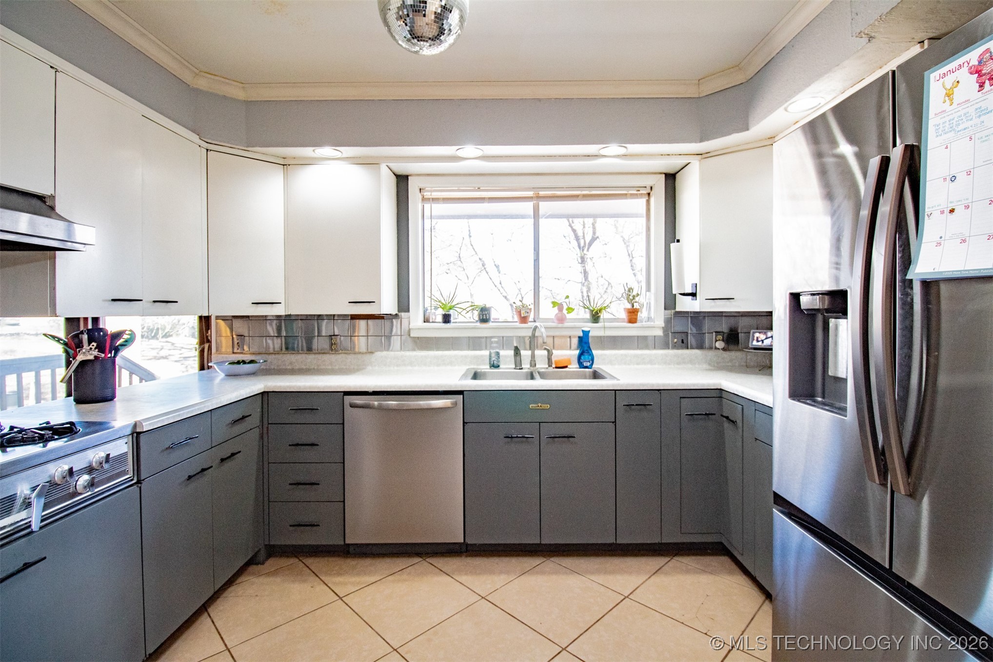 907 N 10th Avenue Property Photo 19