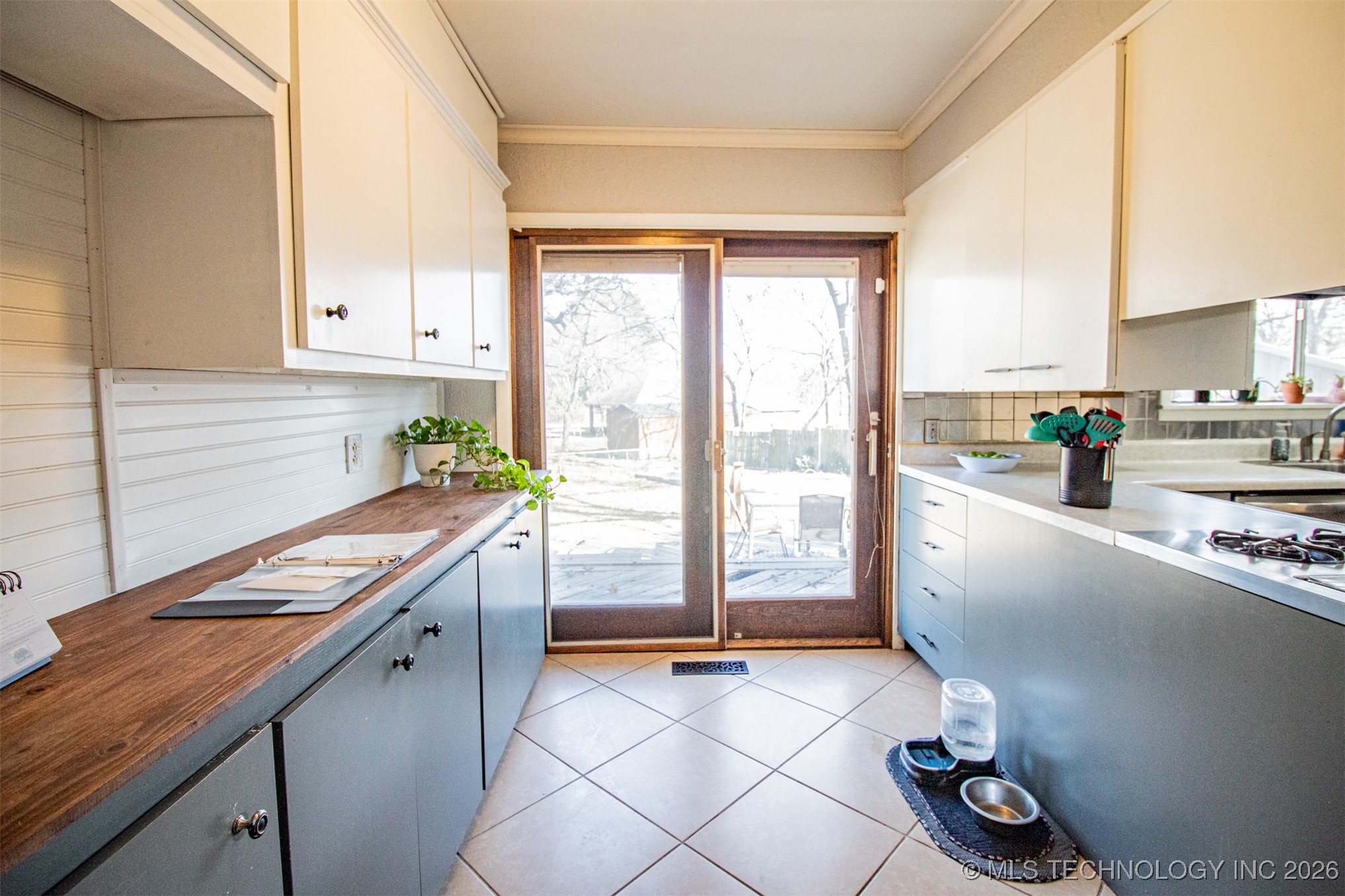 907 N 10th Avenue Property Photo 20