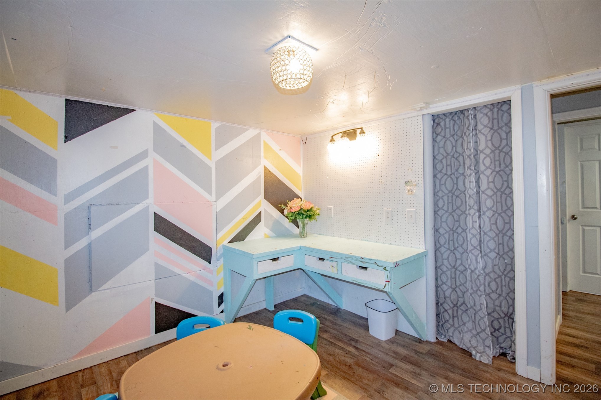 907 N 10th Avenue Property Photo 24