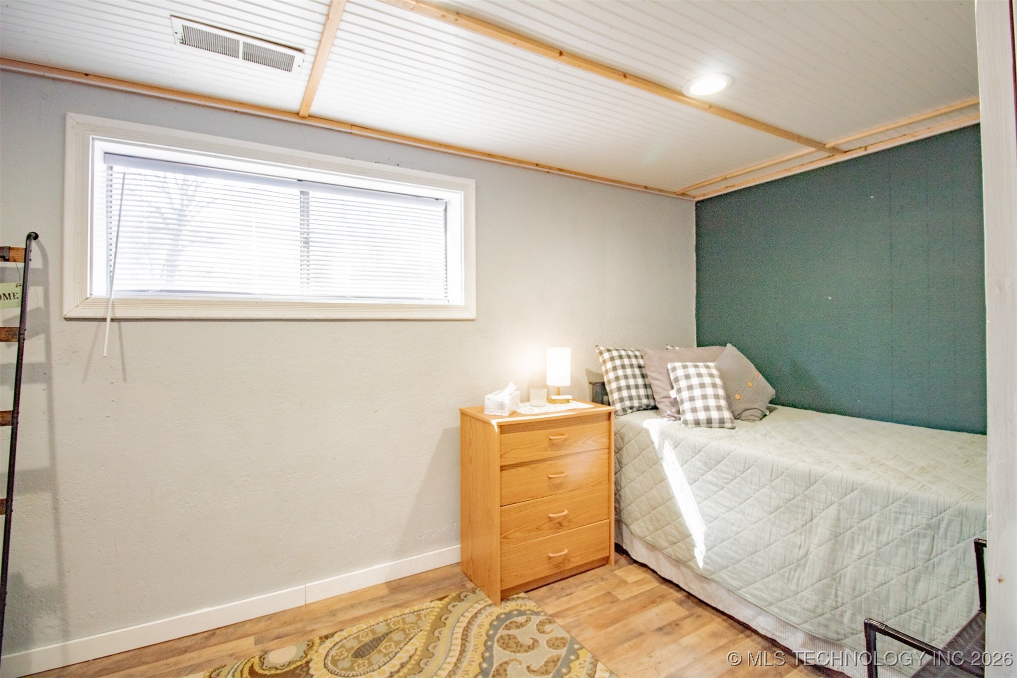 907 N 10th Avenue Property Photo 27