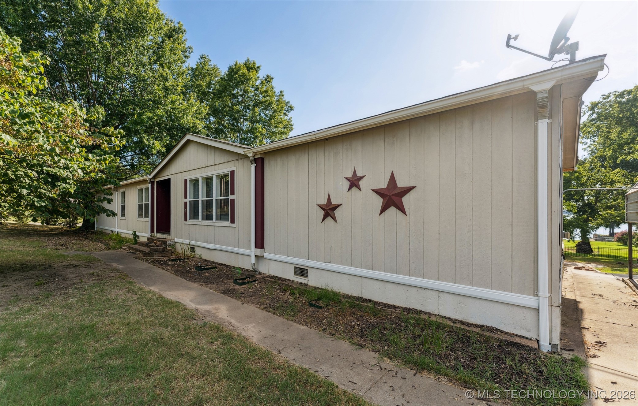 33 E Center Street Property Photo 2