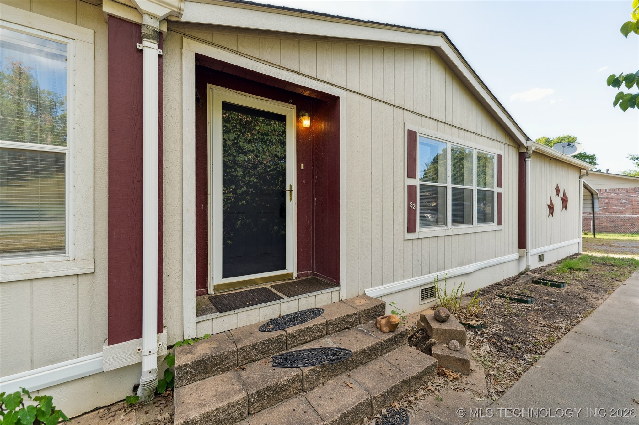 33 E Center Street Property Photo 3