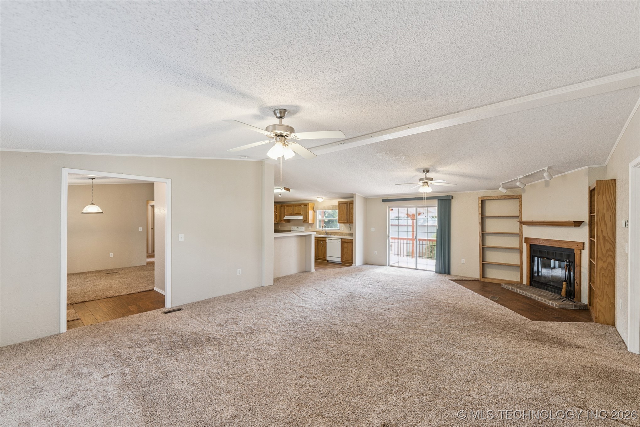 33 E Center Street Property Photo 17