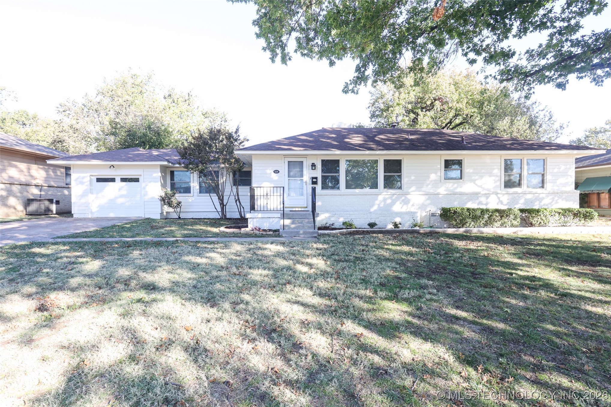 5138 E 23rd Street Property Photo 1