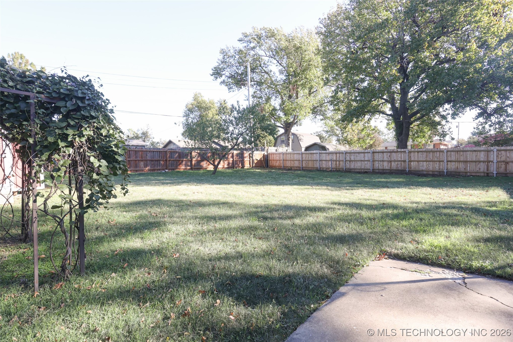 5138 E 23rd Street Property Photo 2