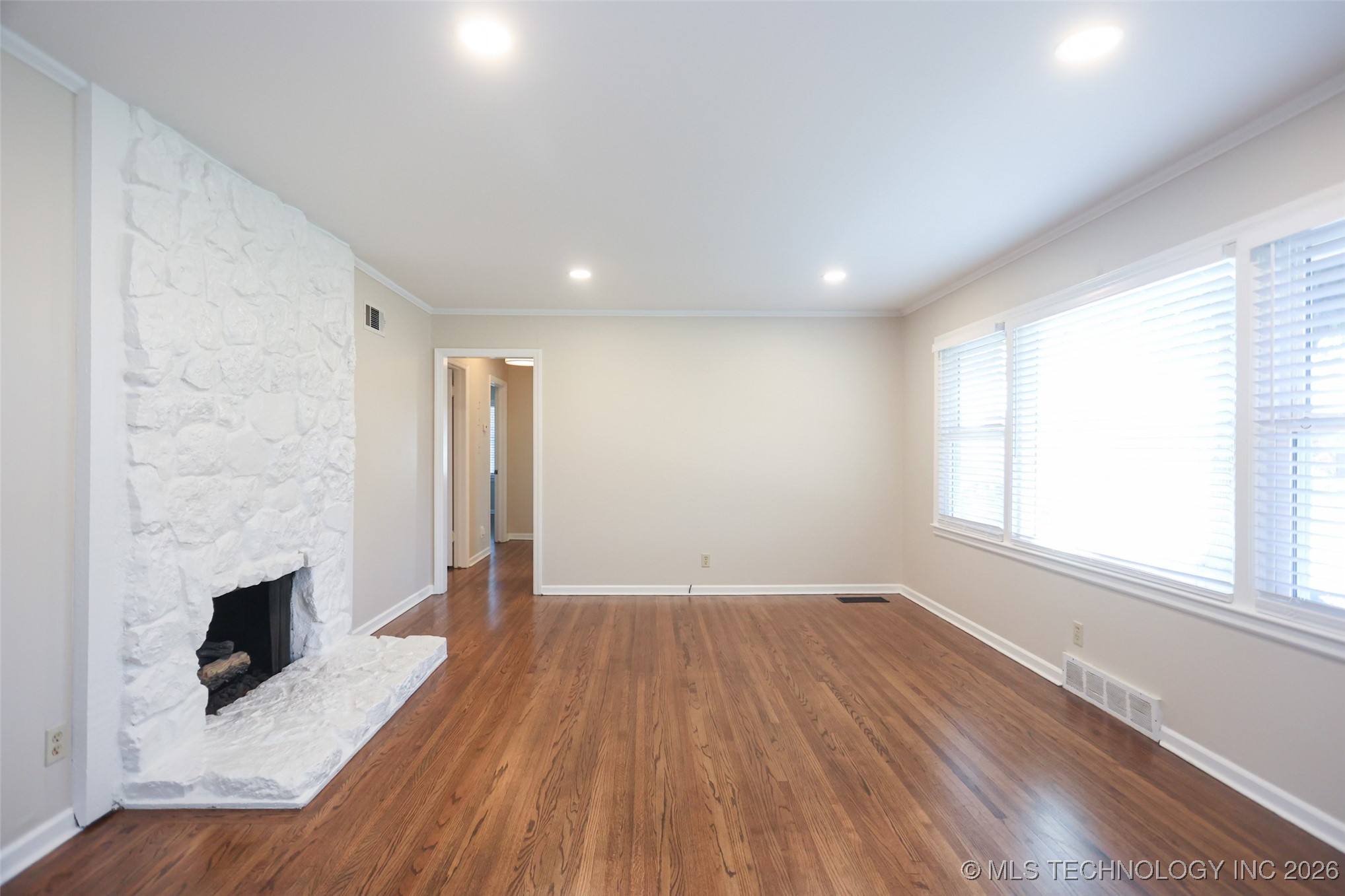 5138 E 23rd Street Property Photo 4