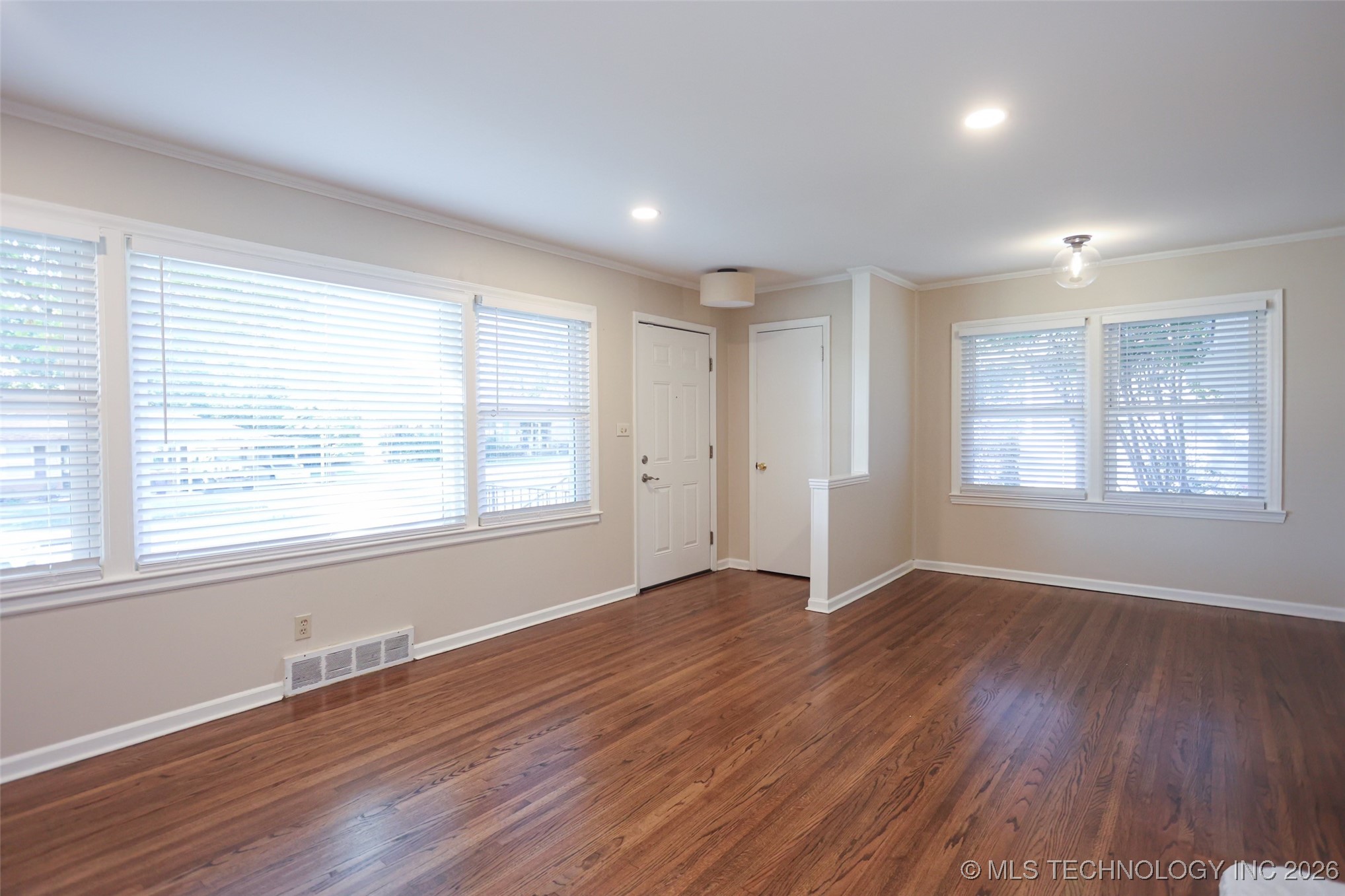 5138 E 23rd Street Property Photo 5