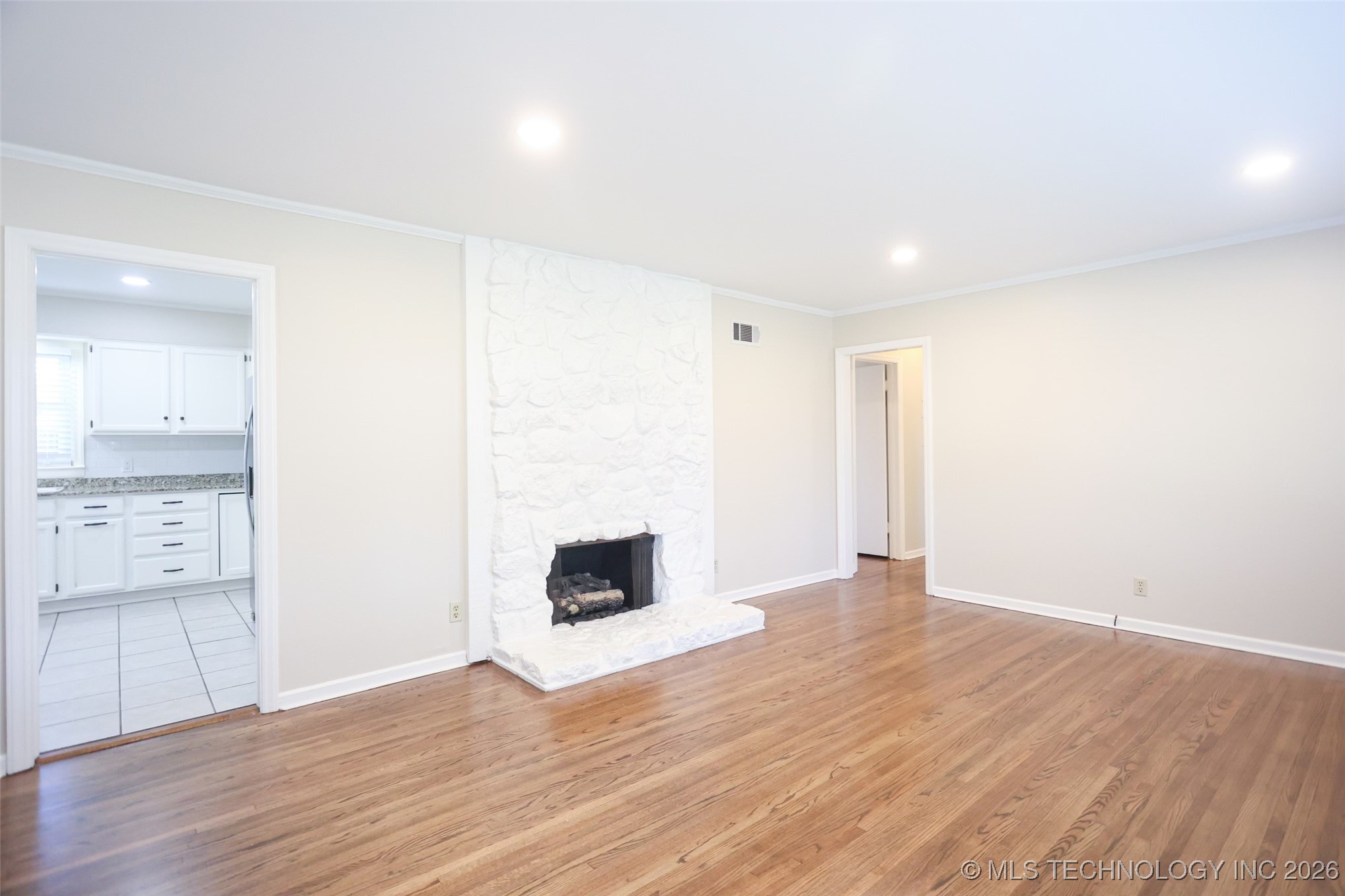 5138 E 23rd Street Property Photo 6