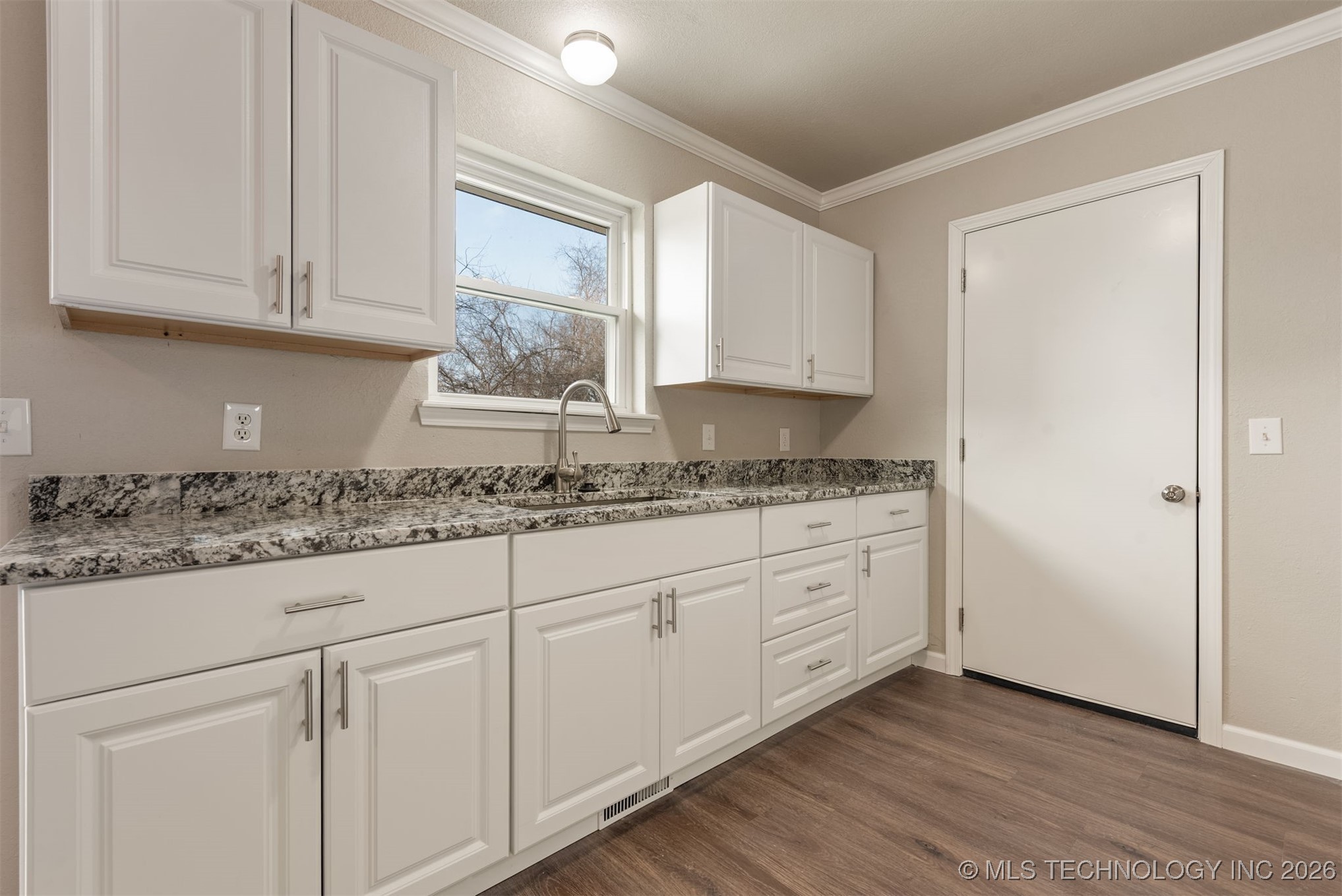 218 S 163rd East Avenue Property Photo 2