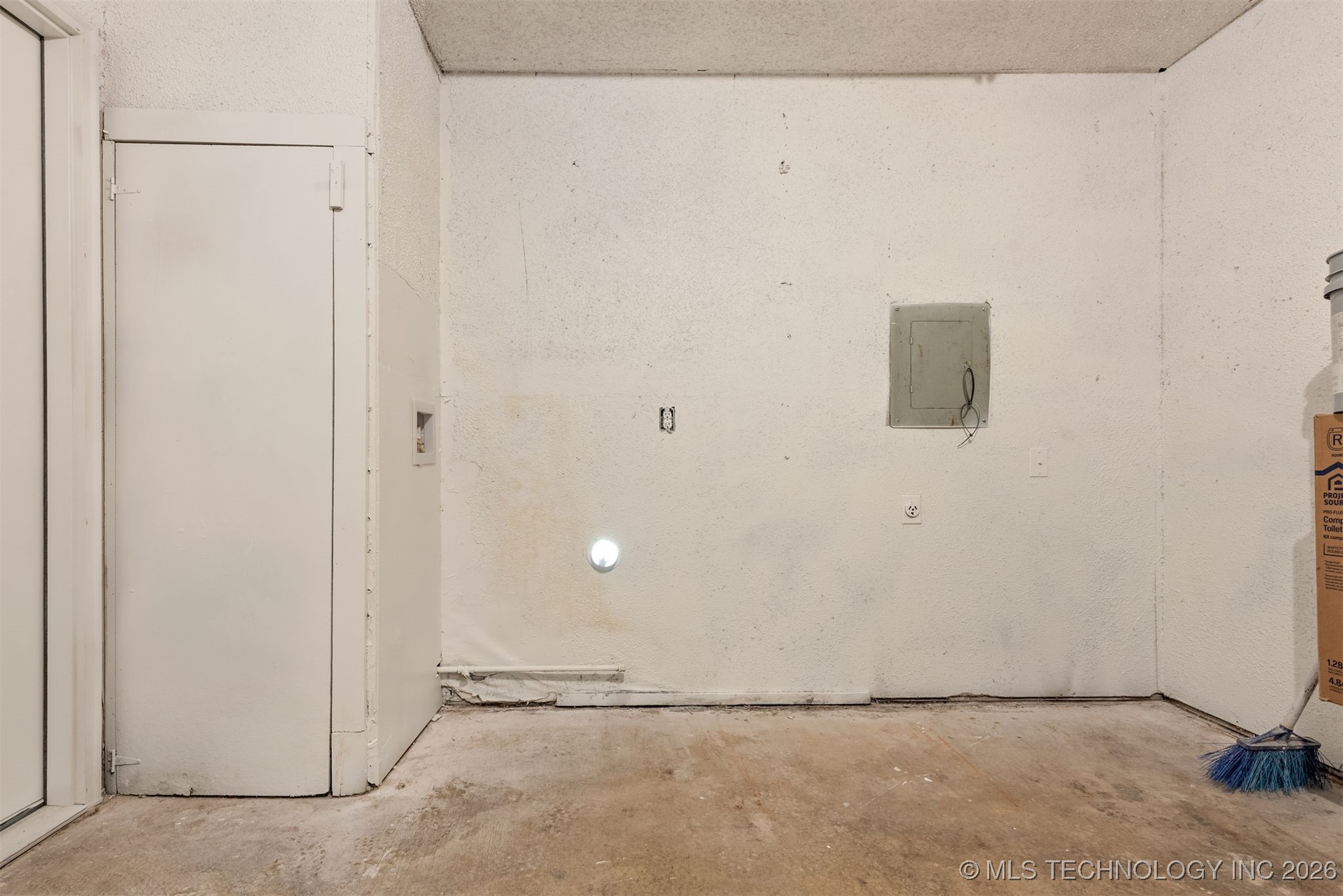 218 S 163rd East Avenue Property Photo 15