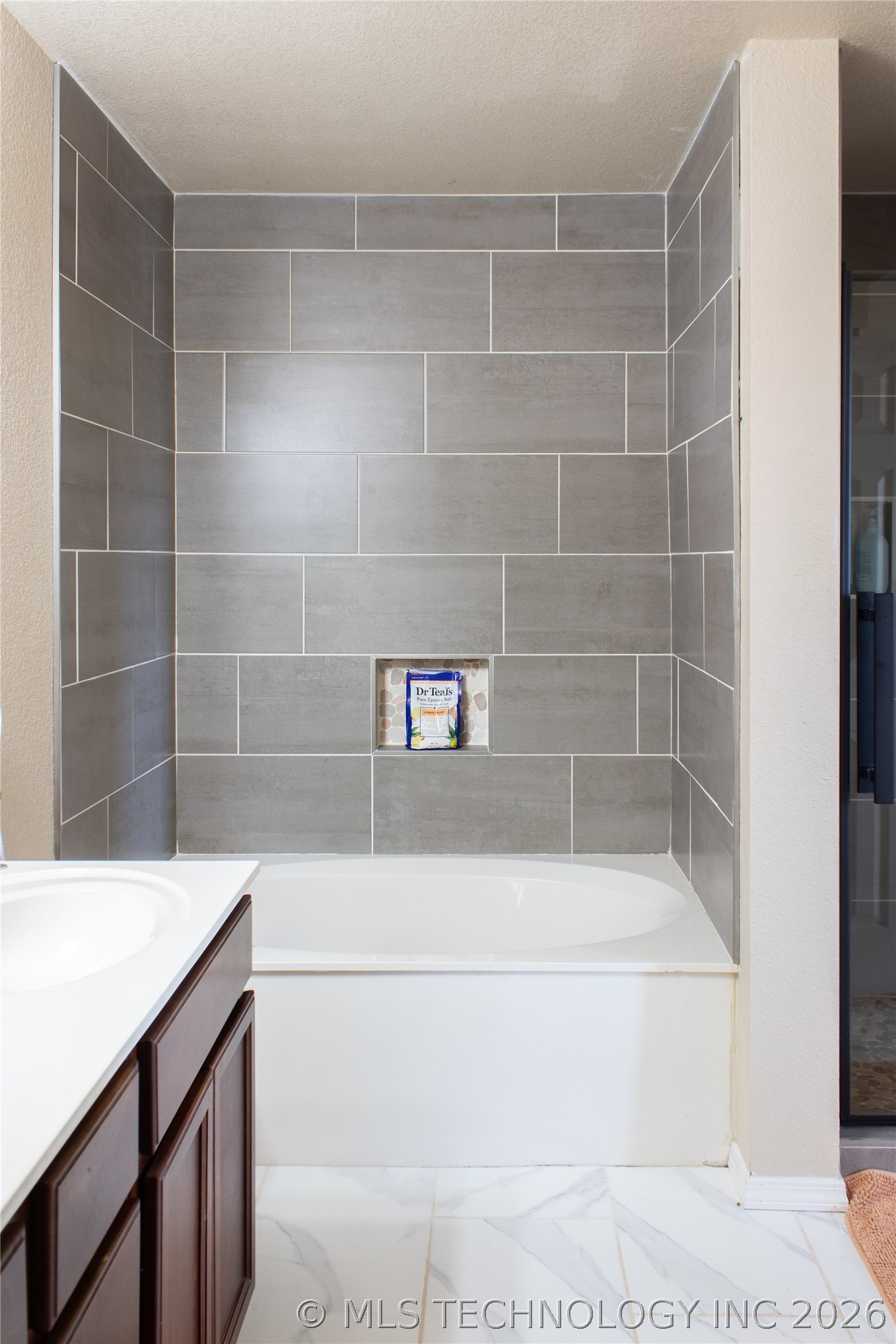 8366 E 160th Place S Property Photo 18