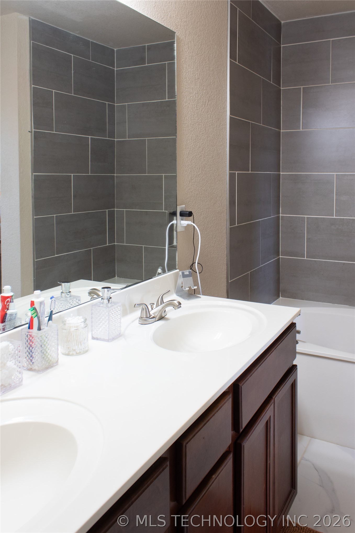 8366 E 160th Place S Property Photo 19