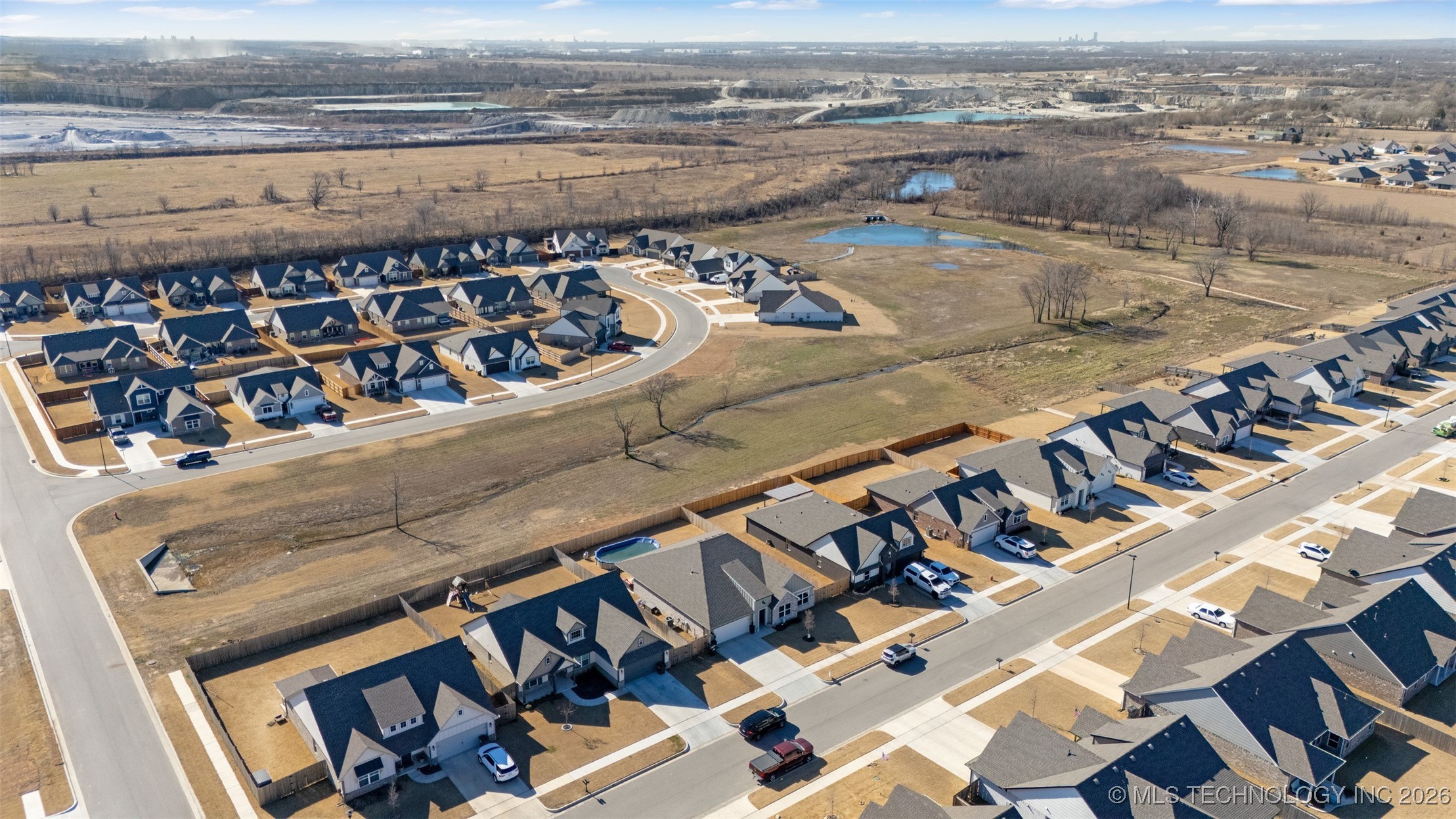 15918 E 75th Street N Property Photo 39