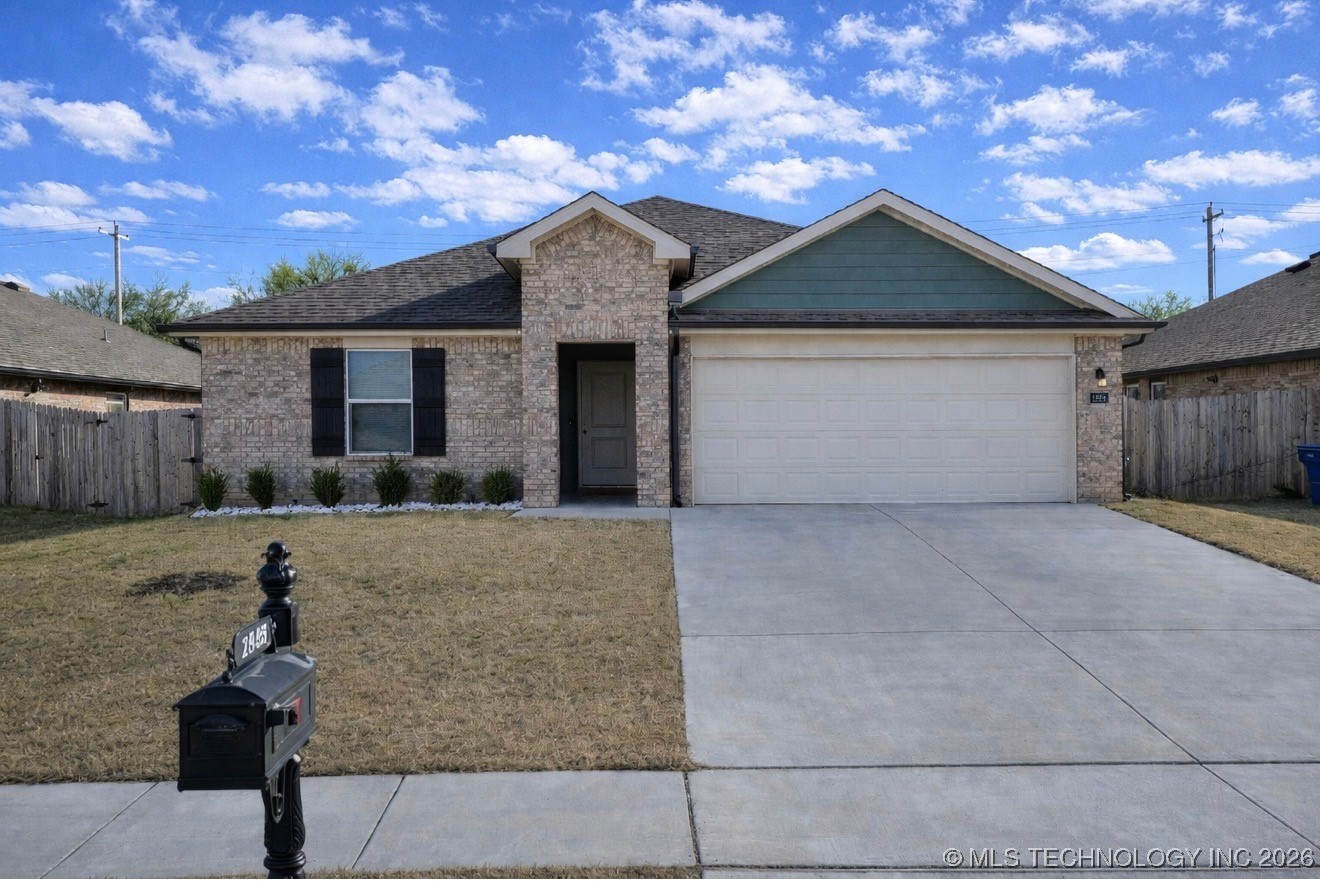 1825 E Vandalia Street Property Photo 1