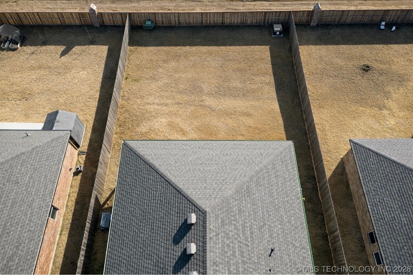 1825 E Vandalia Street Property Photo 14