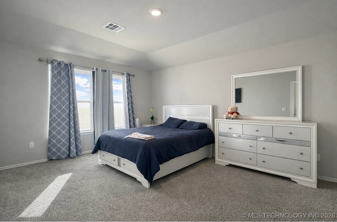 1825 E Vandalia Street Property Photo 16